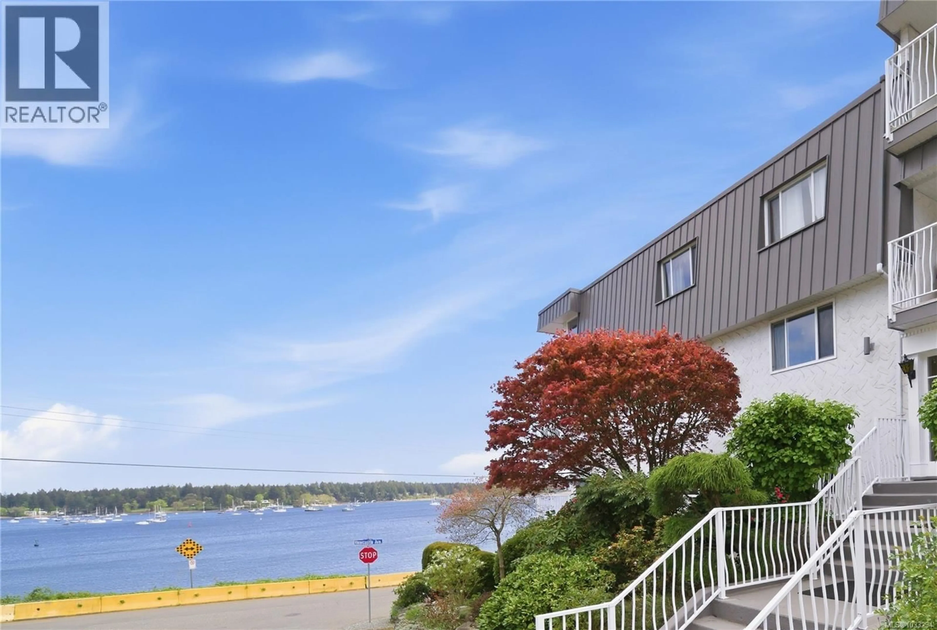 Patio, water/lake/river/ocean view for 102 - 55 DAWES STREET, Nanaimo British Columbia V9S1A2