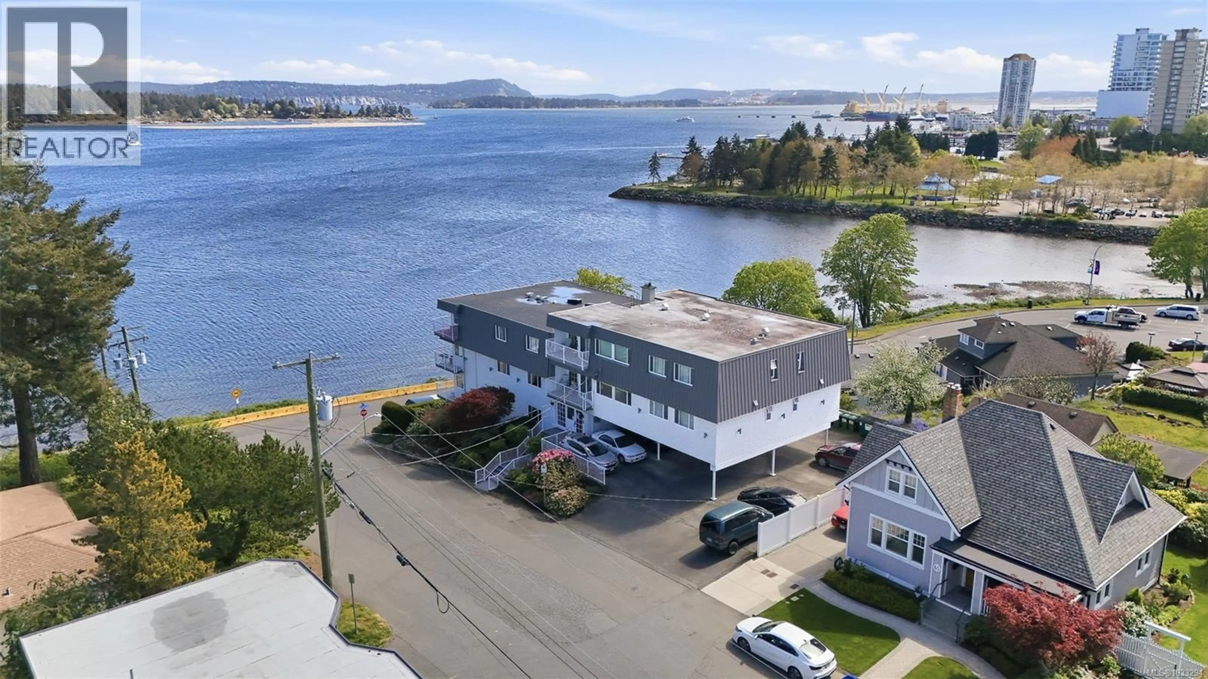 A pic from outside/outdoor area/front of a property/back of a property/a pic from drone, water/lake/river/ocean view for 102 - 55 DAWES STREET, Nanaimo British Columbia V9S1A2