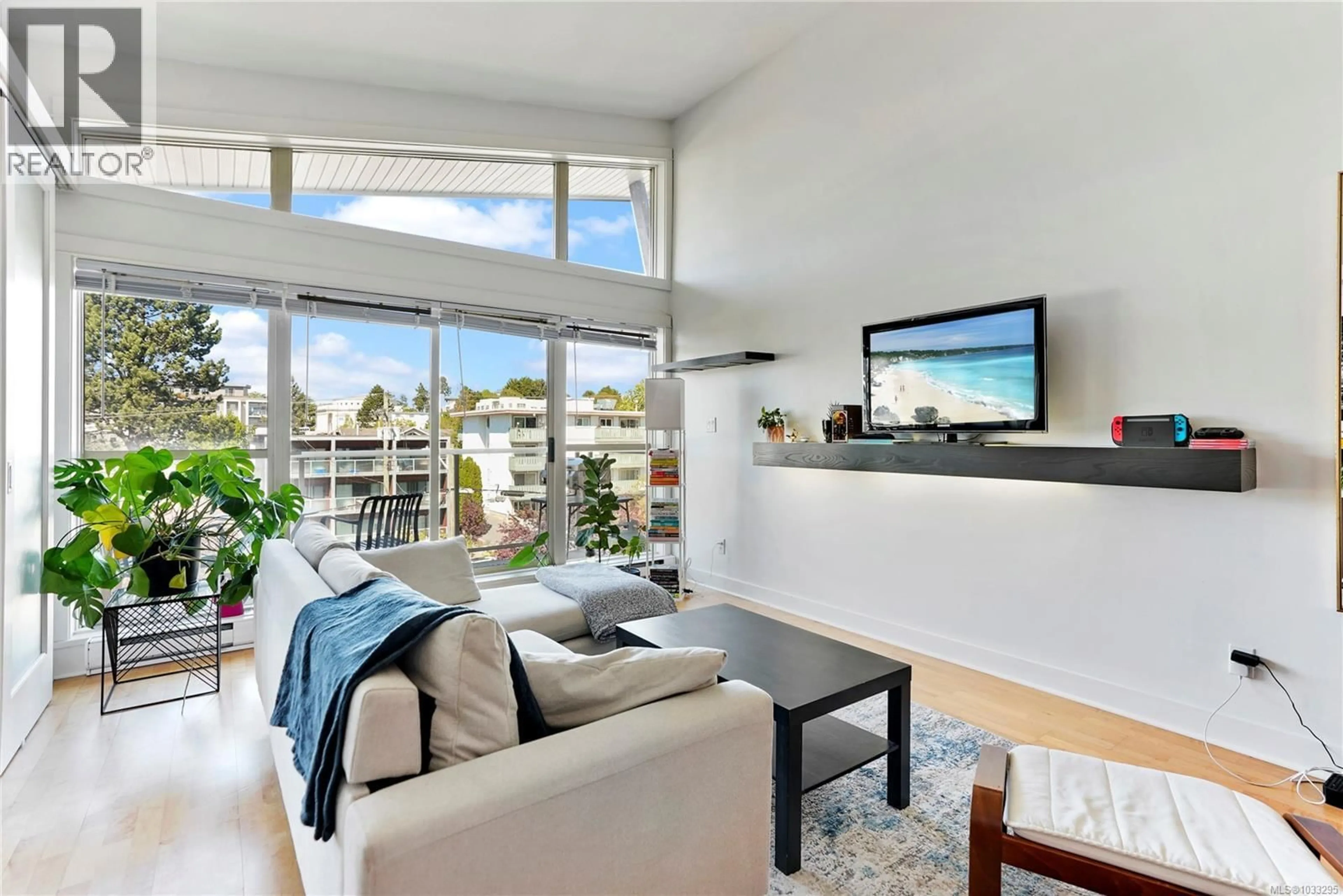Living room with furniture, unknown for 402 - 1155 YATES STREET, Victoria British Columbia V8V3N1