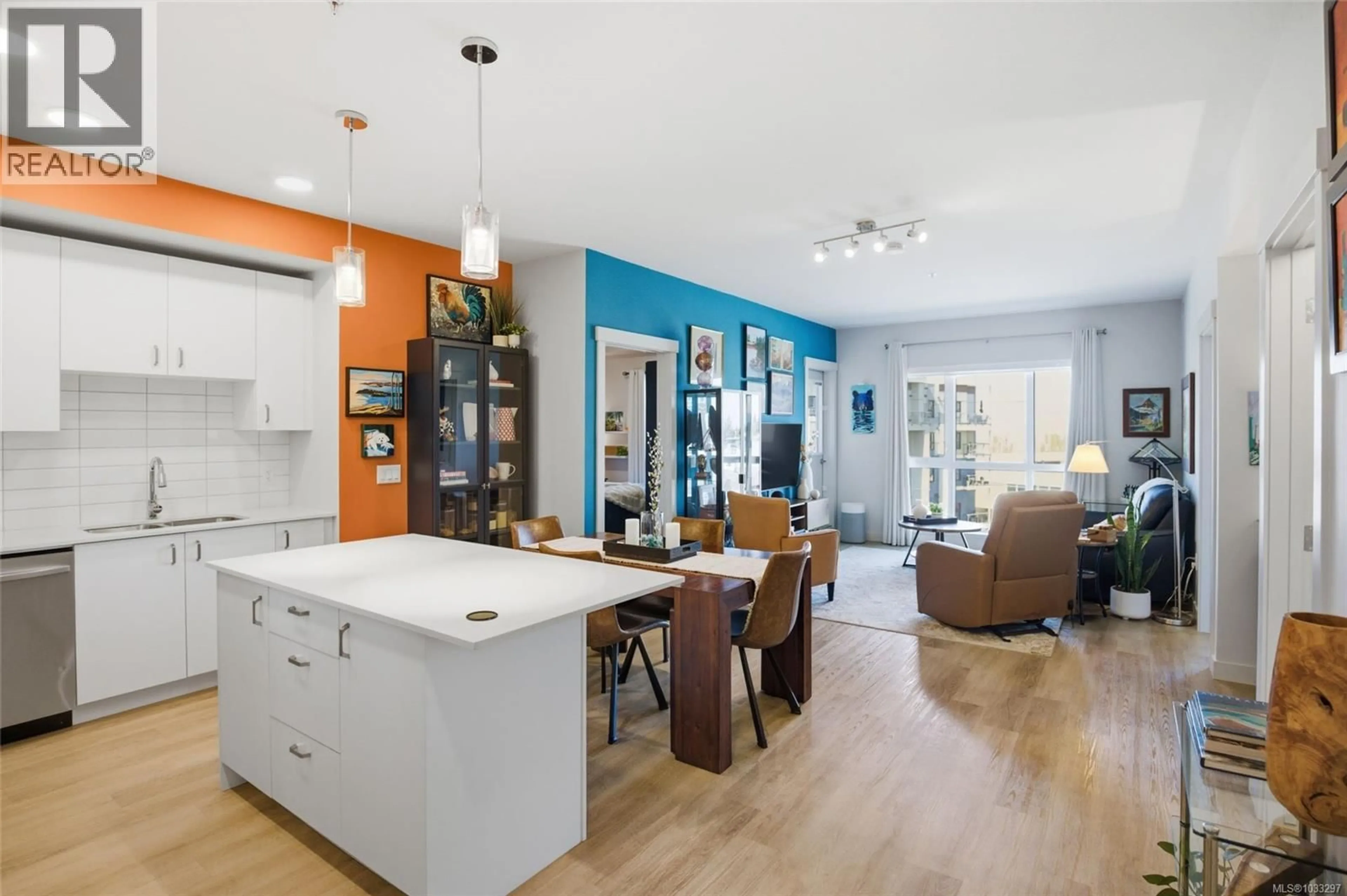 Open concept kitchen, unknown for 305 - 120 JENSEN AVENUE WEST, Parksville British Columbia V9P0H6