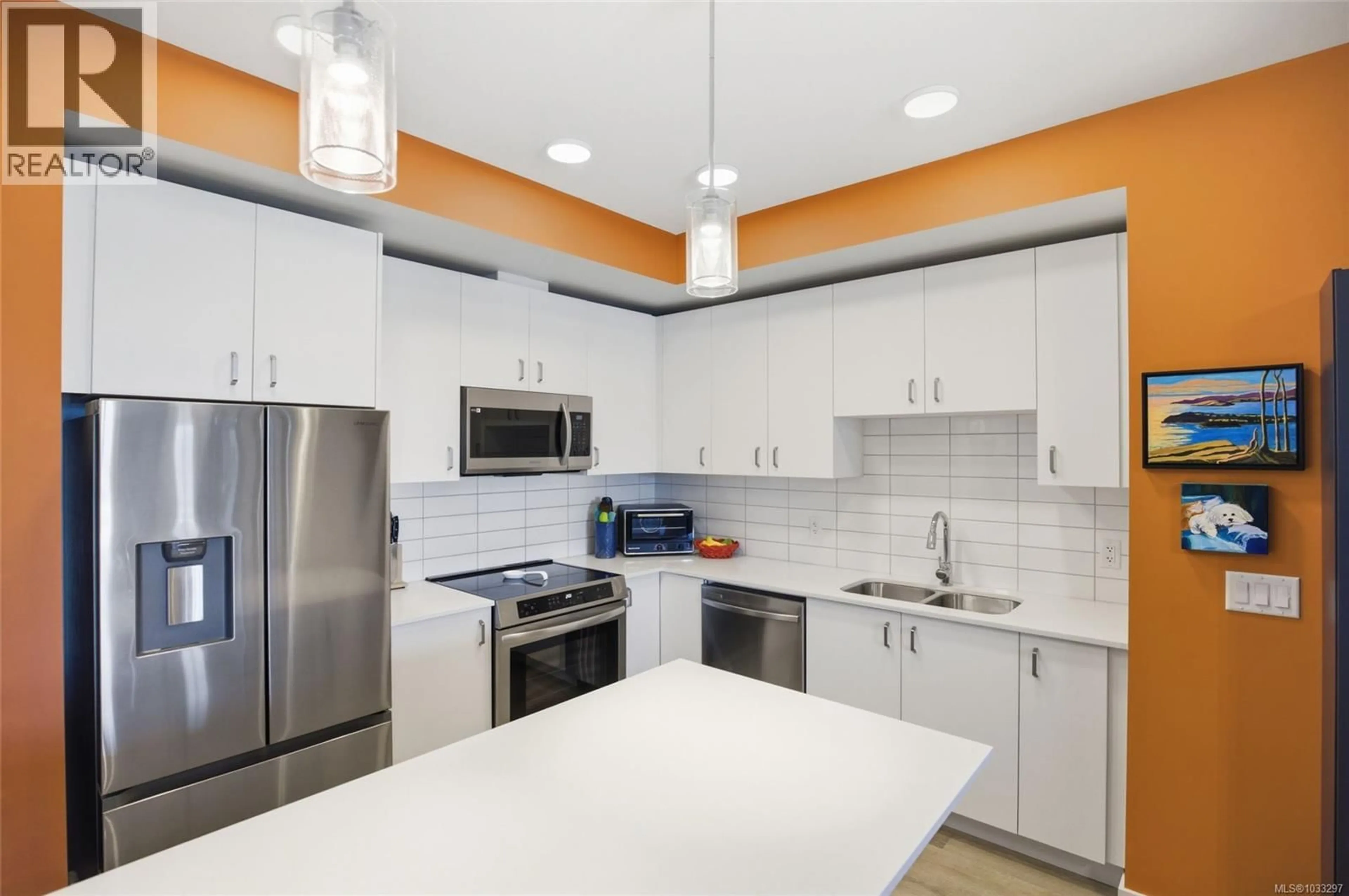 Open concept kitchen, ceramic/tile floor for 305 - 120 JENSEN AVENUE WEST, Parksville British Columbia V9P0H6