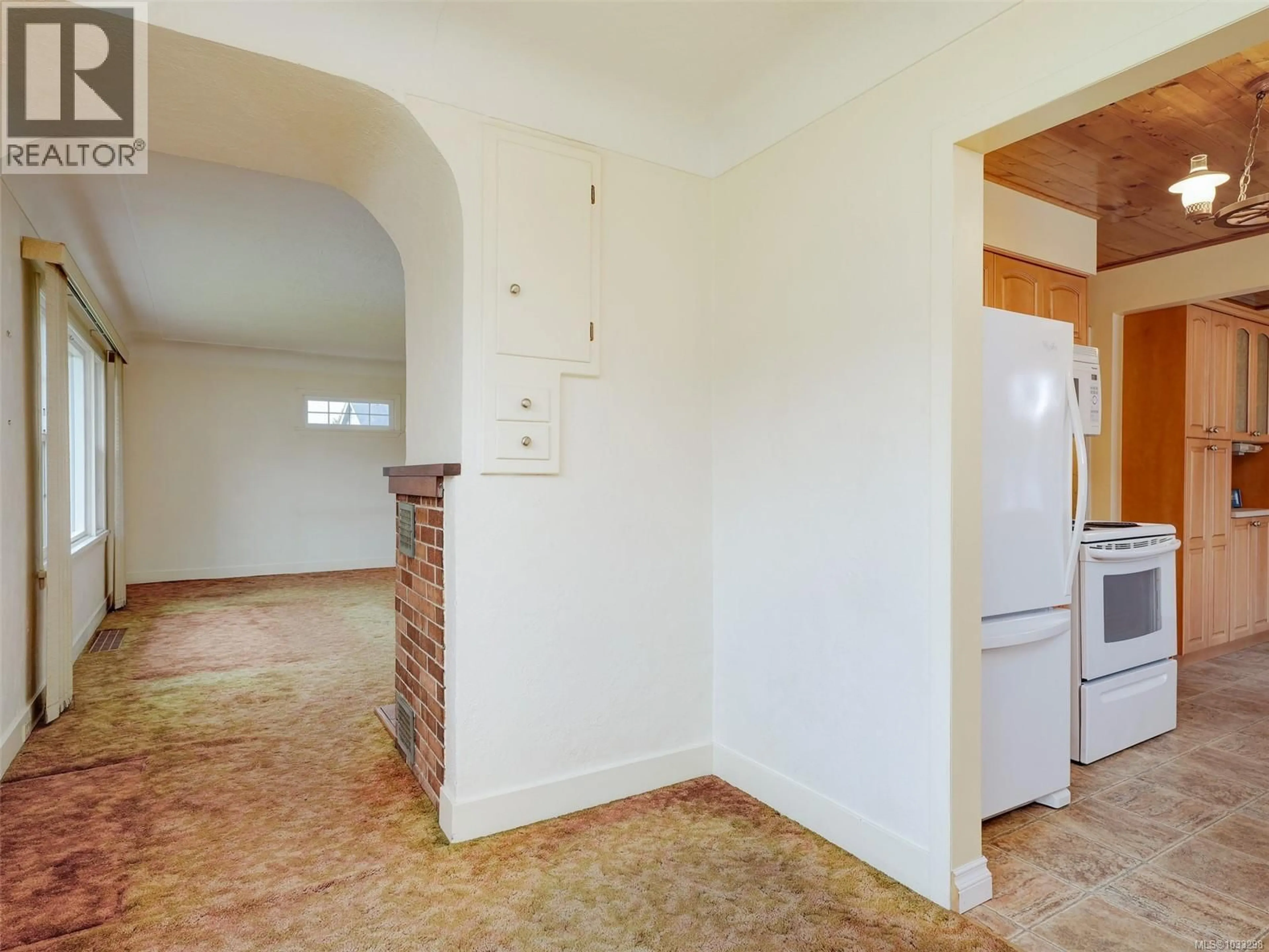 Unknown for 1041 LYALL STREET, Esquimalt British Columbia V9A5G1