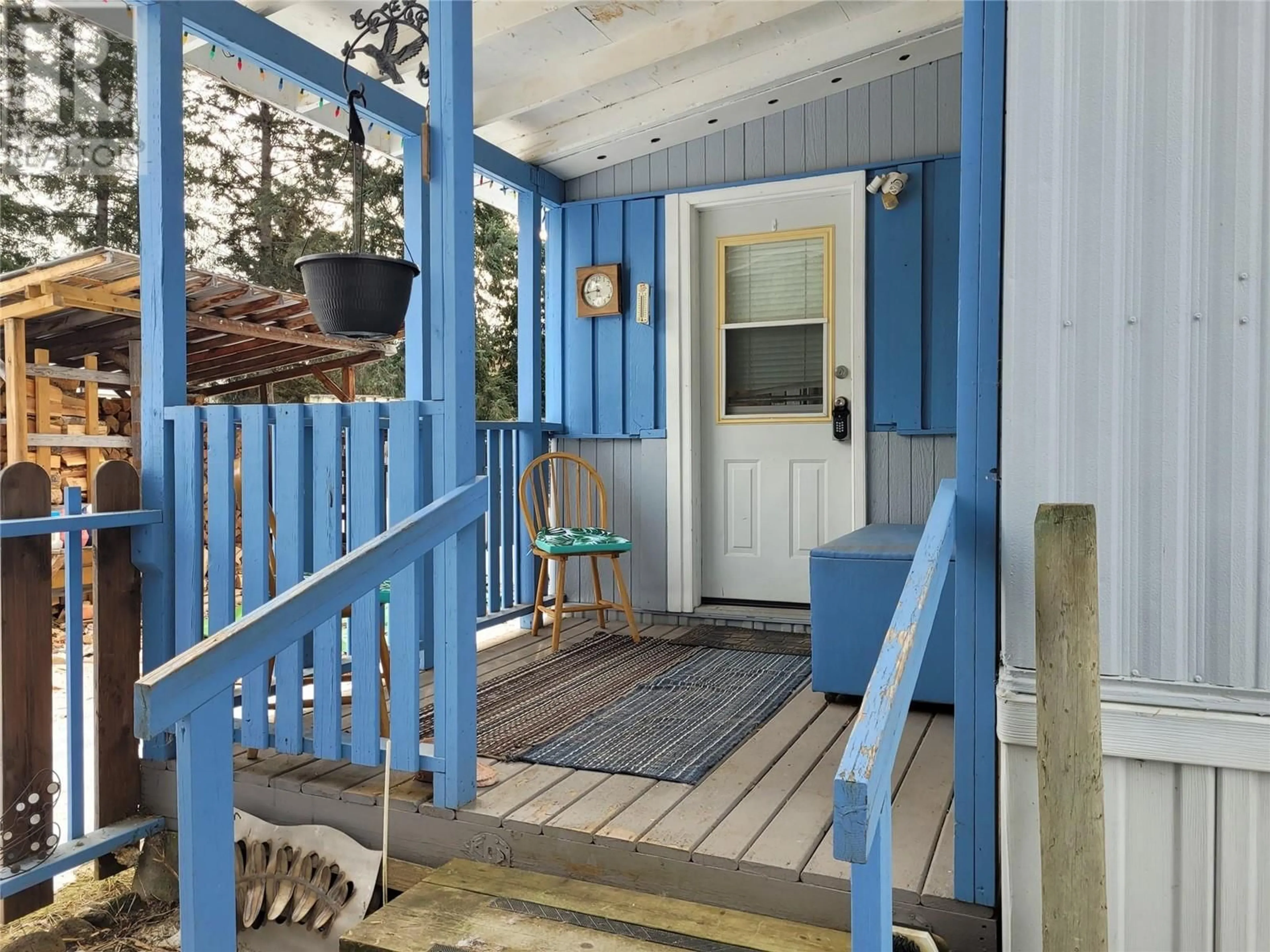 Indoor entryway for 430 HYDRO Road, Clearwater British Columbia V0E1N1