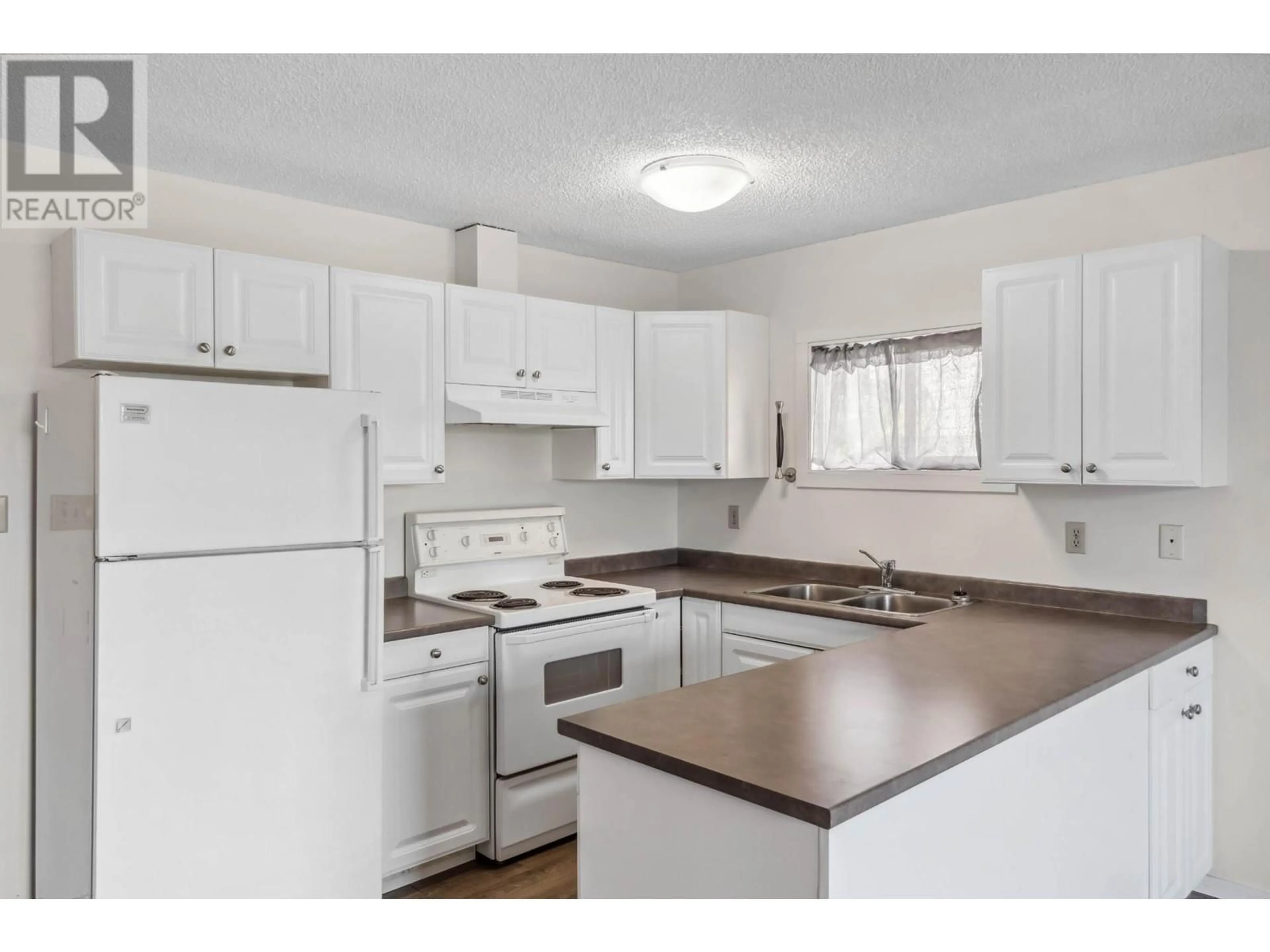 Standard kitchen, unknown for 460 DALGLEISH Drive Unit# 6, Kamloops British Columbia V2H1T7