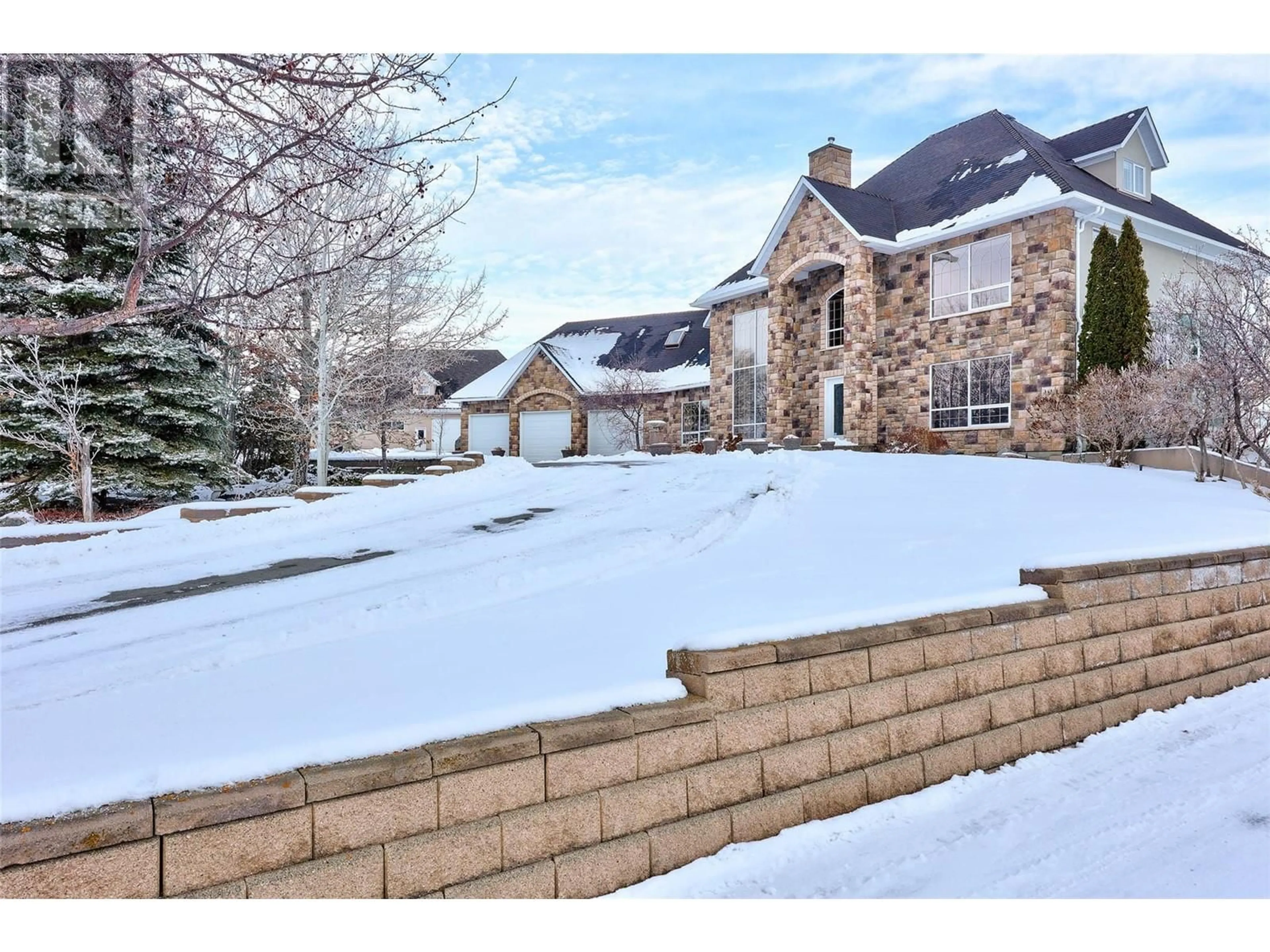 A pic from outside/outdoor area/front of a property/back of a property/a pic from drone, street for 3100 PRINCETON KAMLOOPS HIGHWAY, Kamloops British Columbia V0E2A0