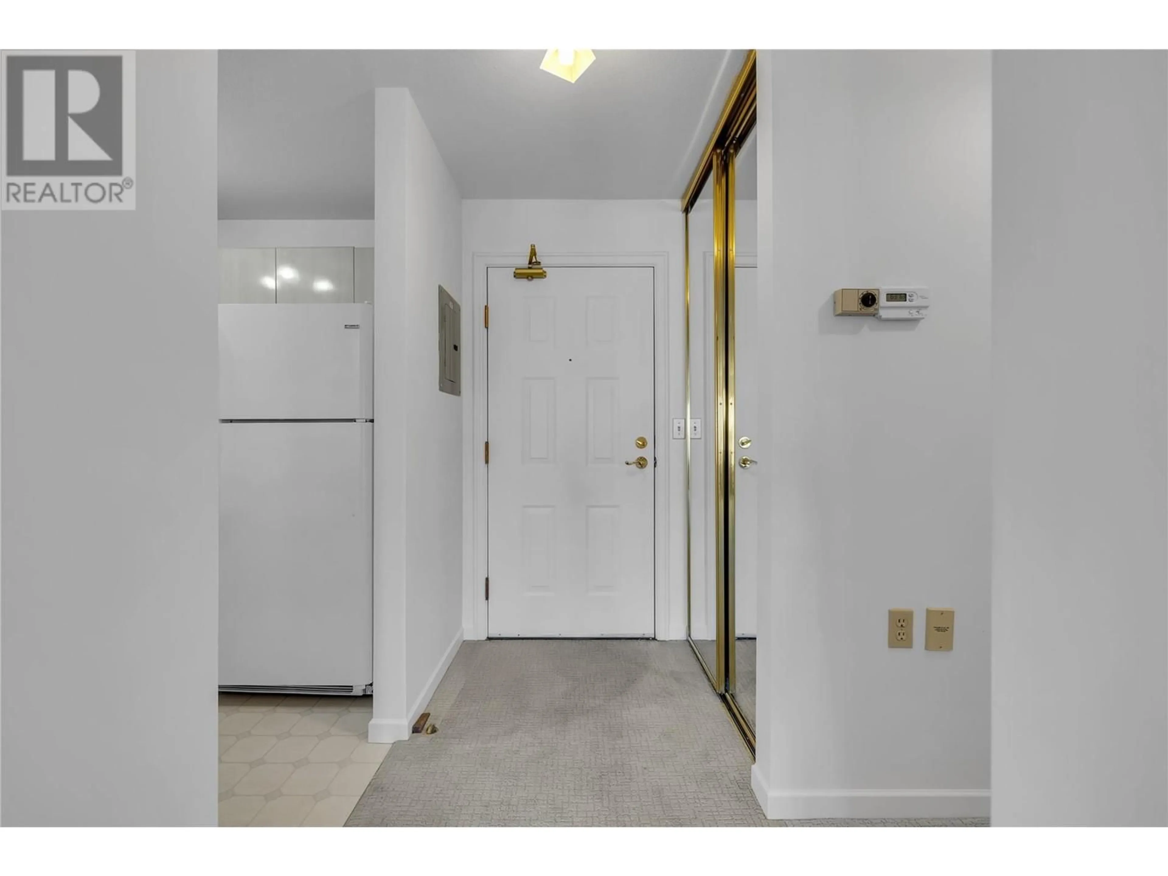 Indoor entryway for 220 - 3157 CASORSO ROAD, Kelowna British Columbia V1W3J4