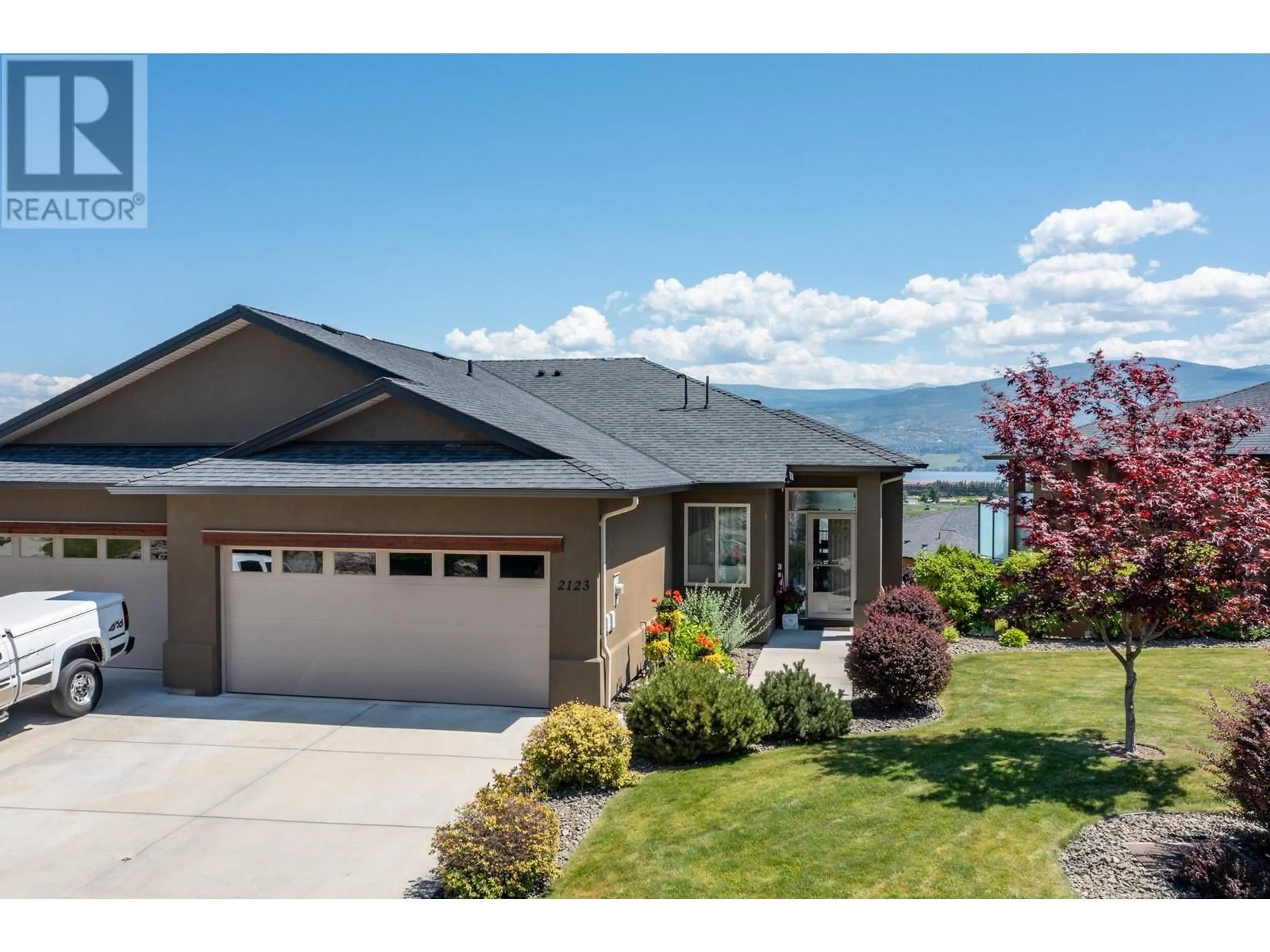 Home with vinyl exterior material, water/lake/river/ocean view for 2123 Madera Court, West Kelowna British Columbia V4T3H7