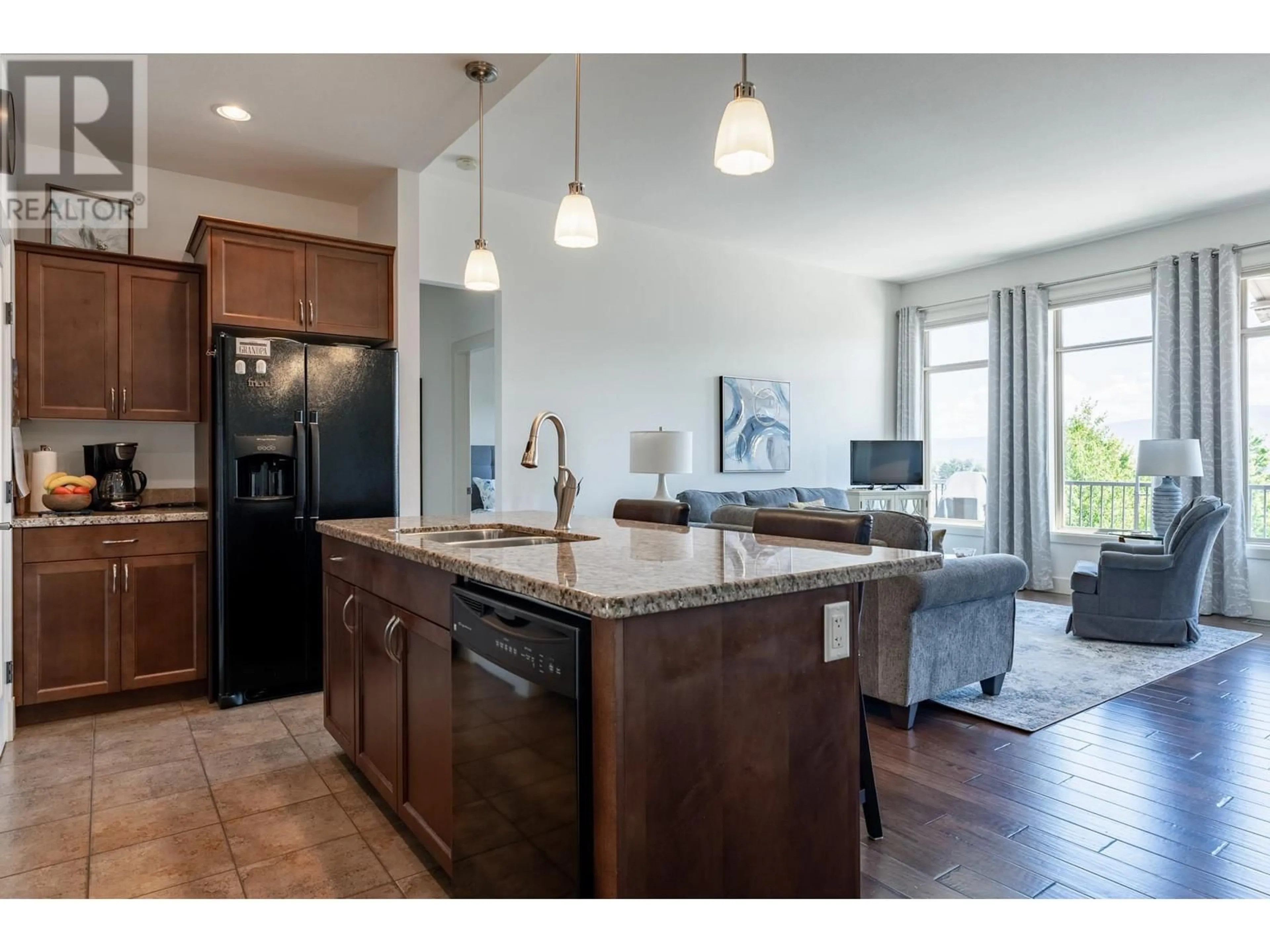 Open concept kitchen, unknown for 2123 Madera Court, West Kelowna British Columbia V4T3H7