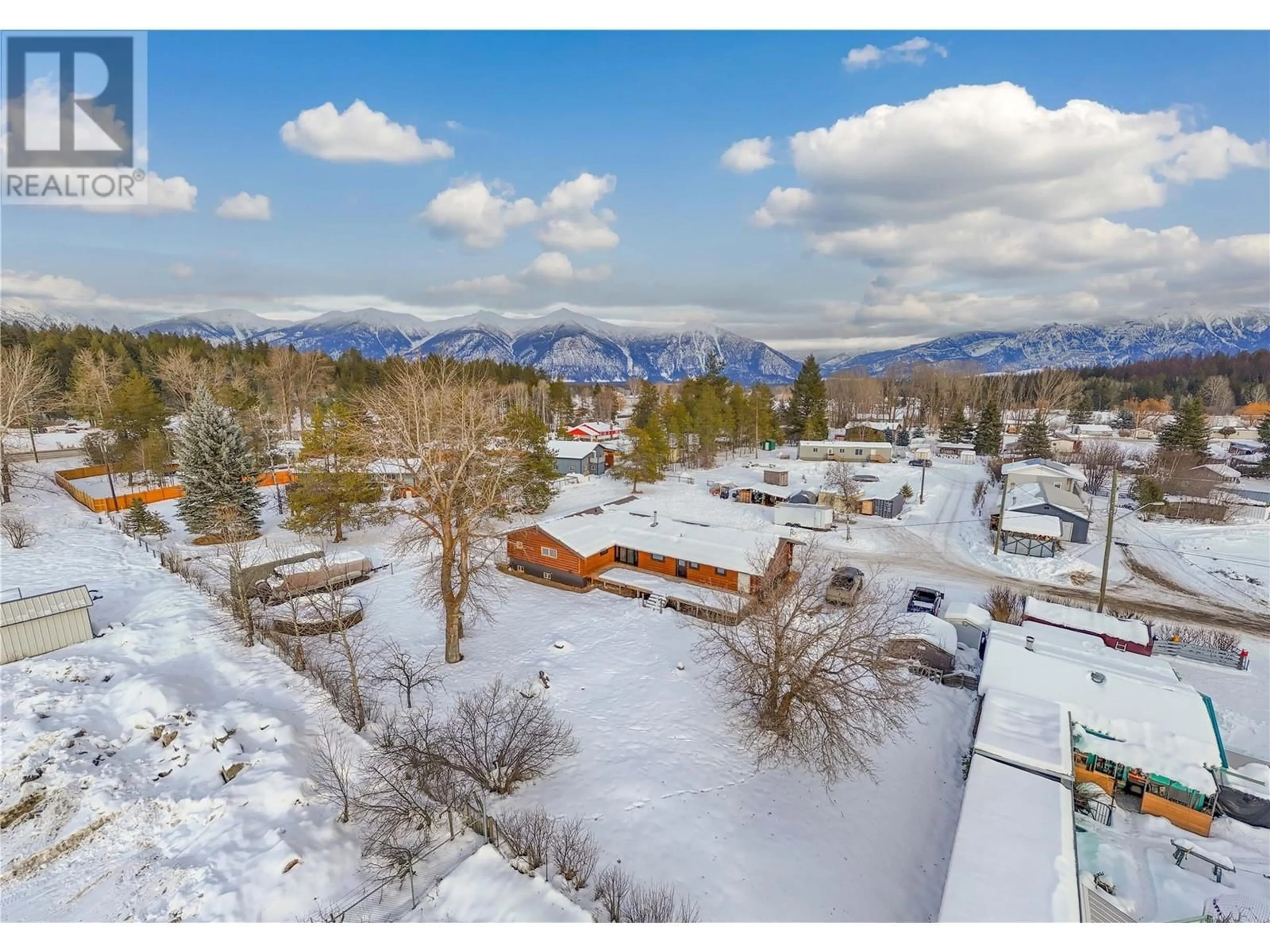 A pic from outside/outdoor area/front of a property/back of a property/a pic from drone, mountain view for 7309 BERTRAND Road, Jaffray British Columbia V0B1T0