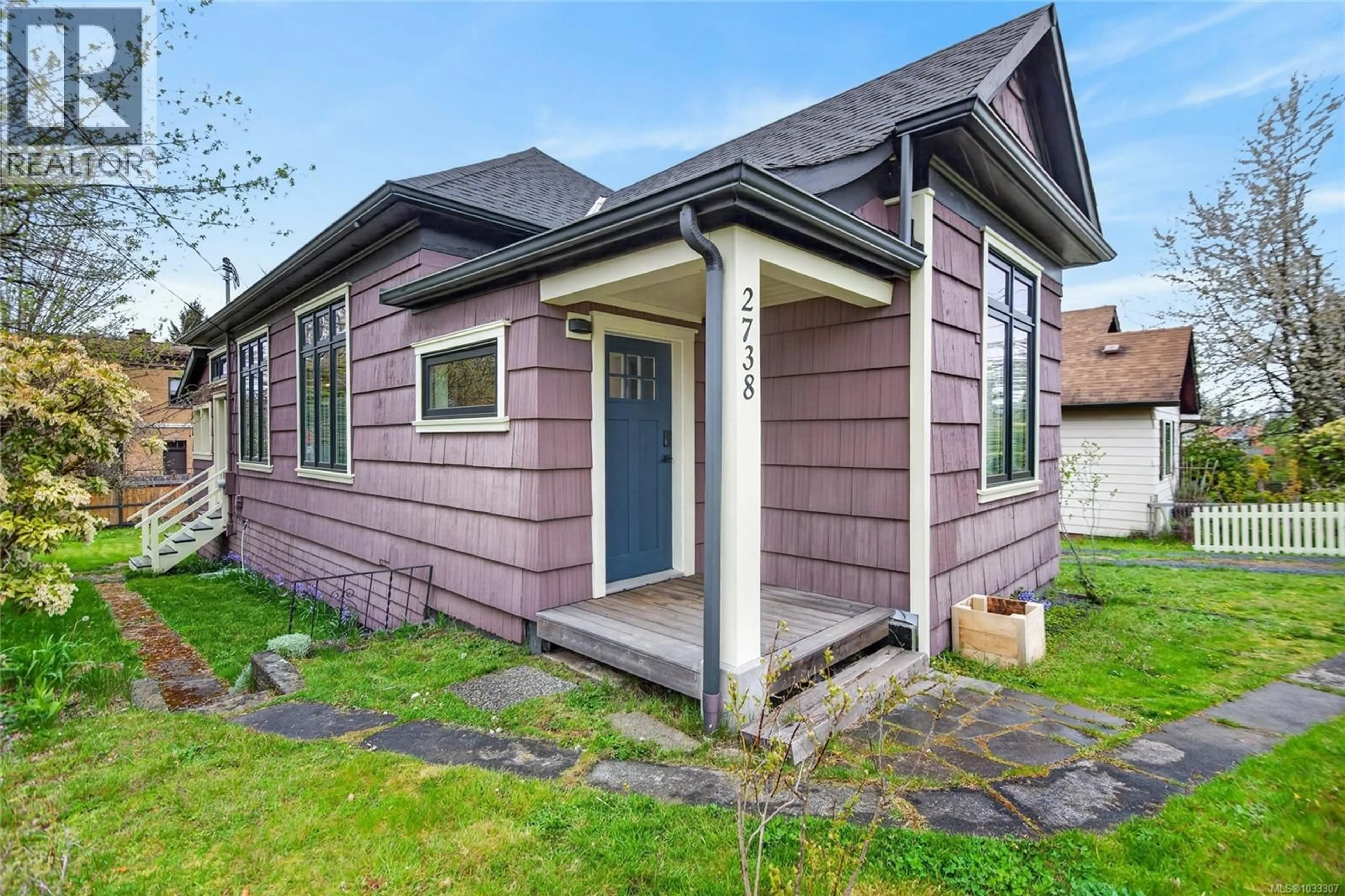 Home with vinyl exterior material, street for 2738 DERWENT AVENUE, Cumberland British Columbia V0R1S0