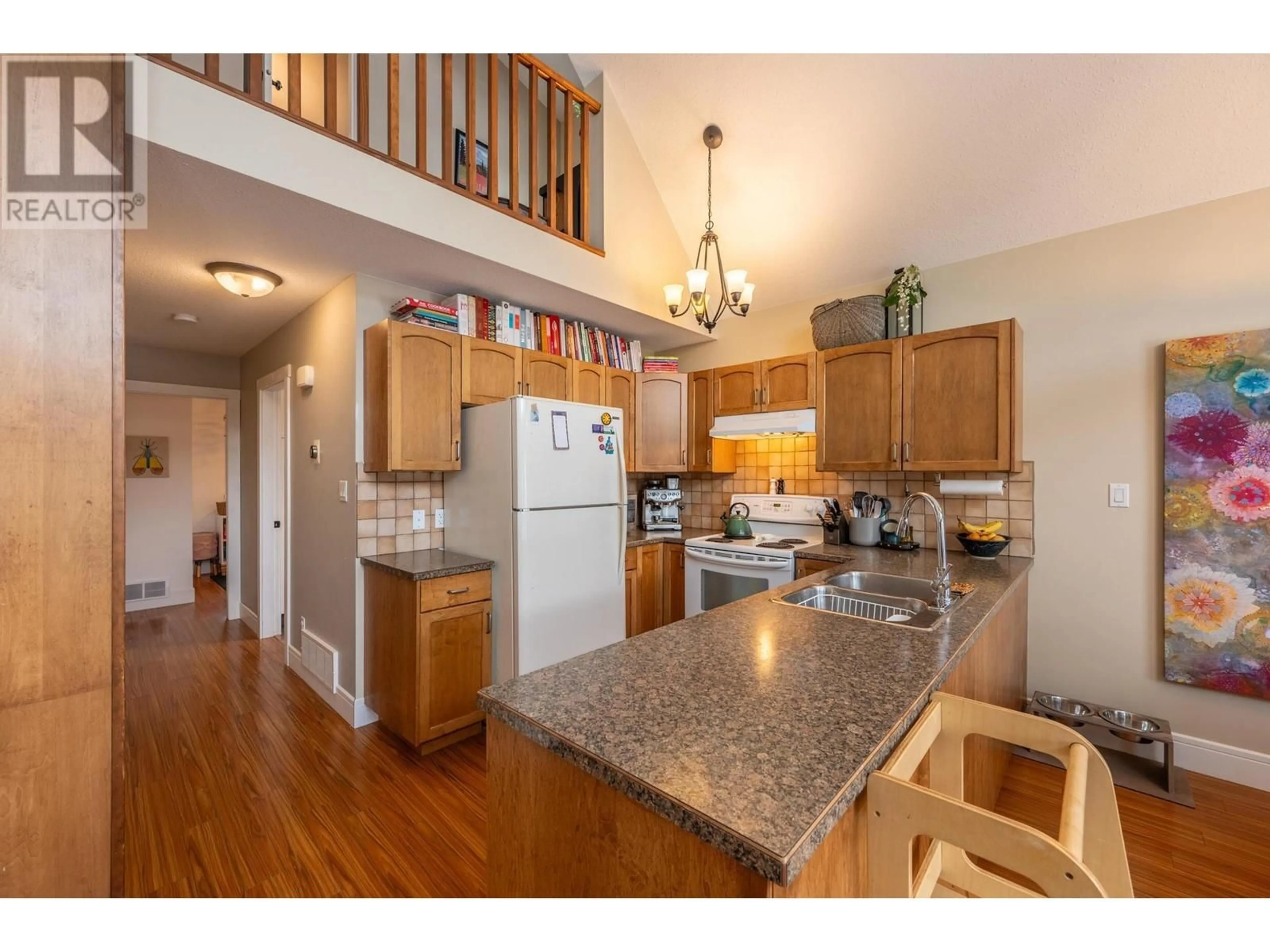 Open concept kitchen, unknown for 708 5TH  S Avenue, Golden British Columbia V0A1H0