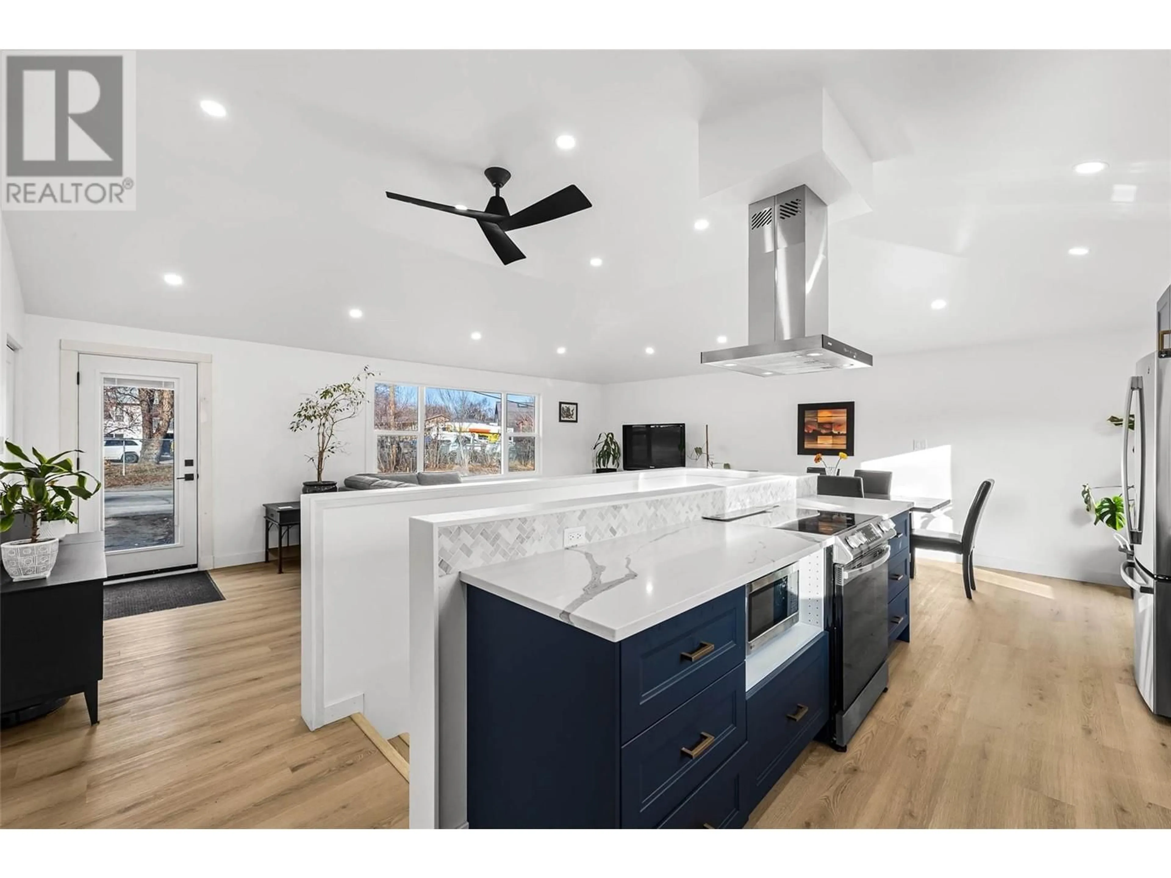 Open concept kitchen, unknown for 715 FRANKLIN ROAD, Kamloops British Columbia V2B6G5
