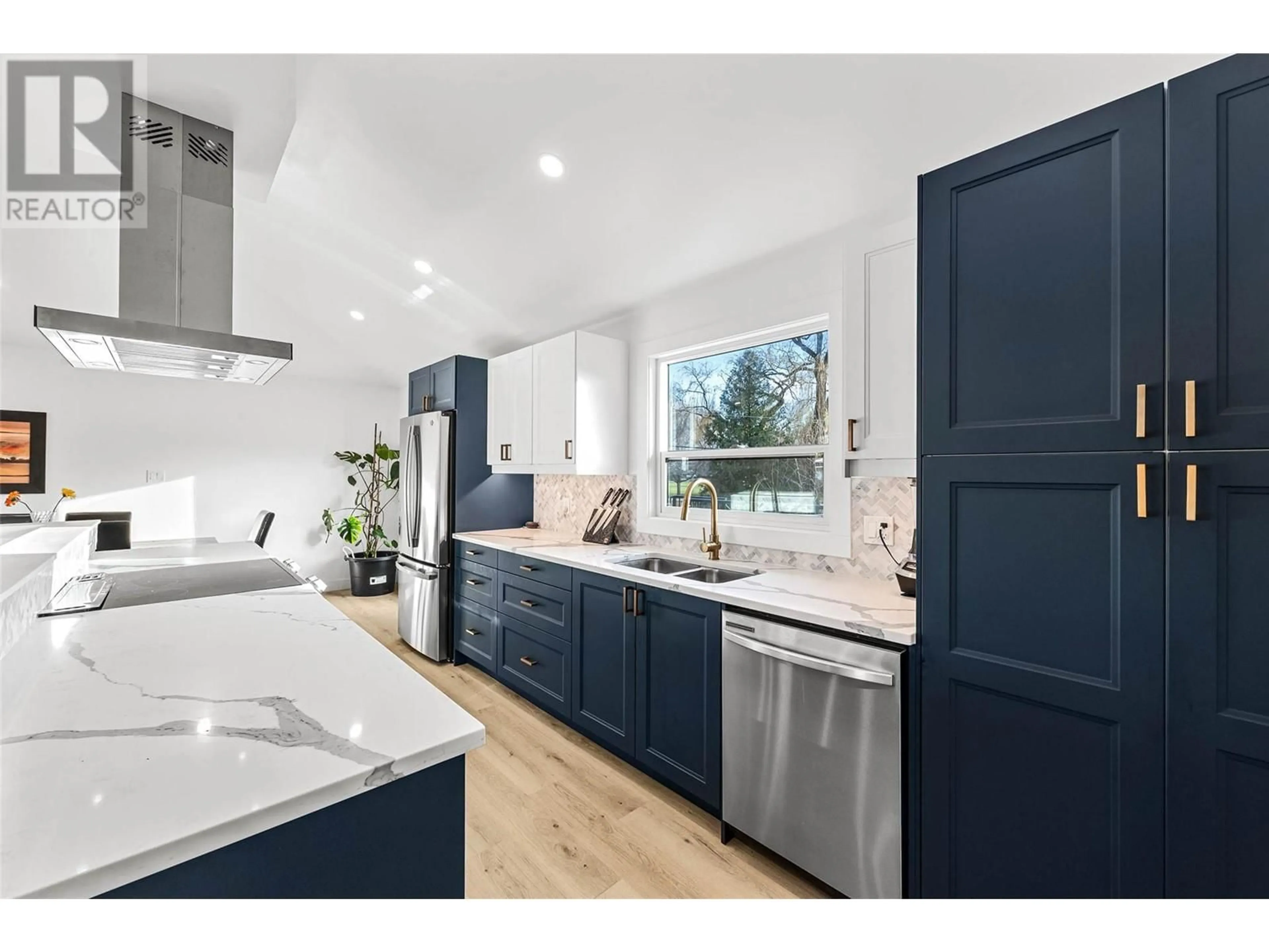 Open concept kitchen, unknown for 715 FRANKLIN ROAD, Kamloops British Columbia V2B6G5
