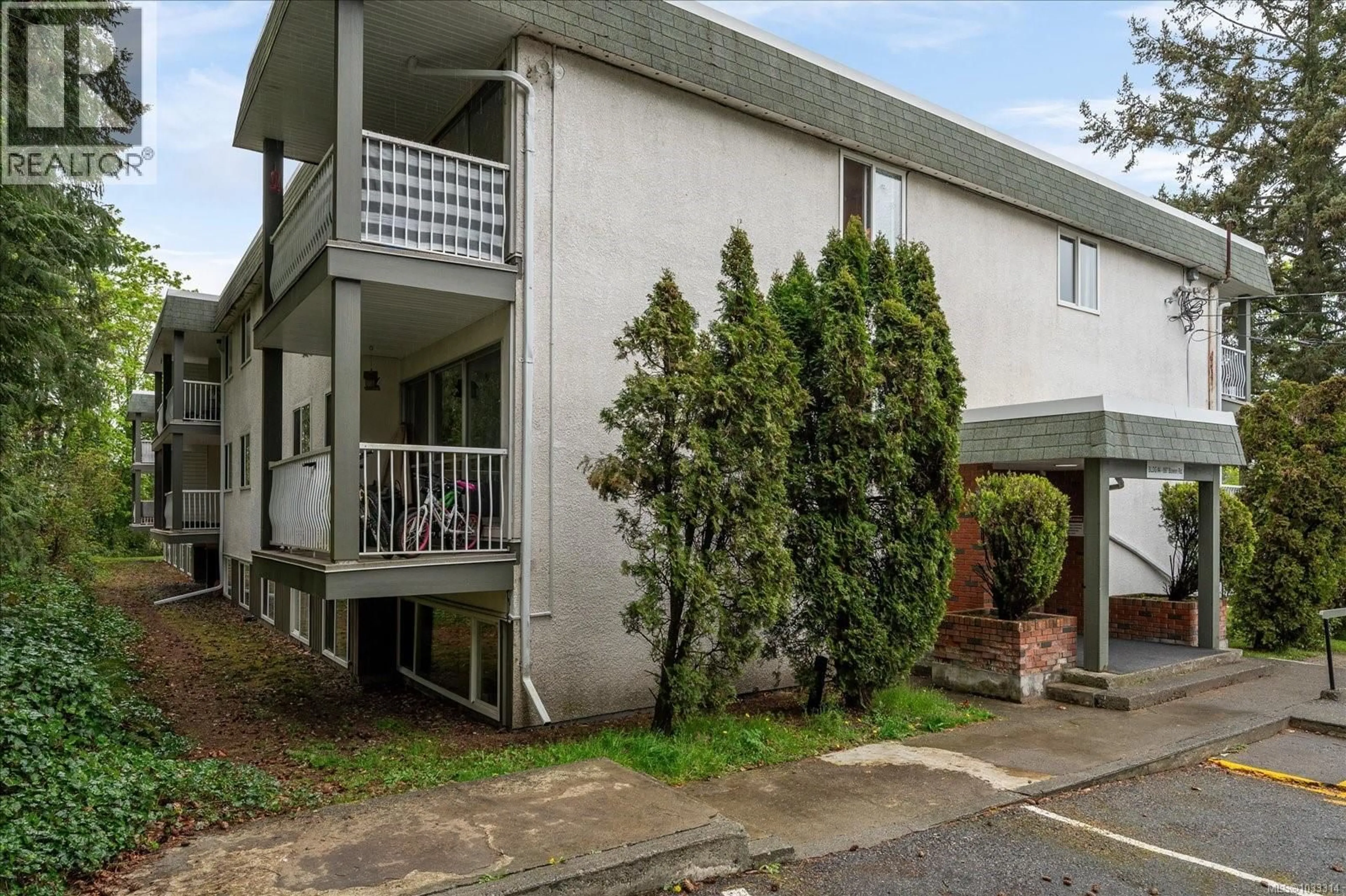 Patio, street for 4202 - 997 BOWEN ROAD, Nanaimo British Columbia V9R2A4