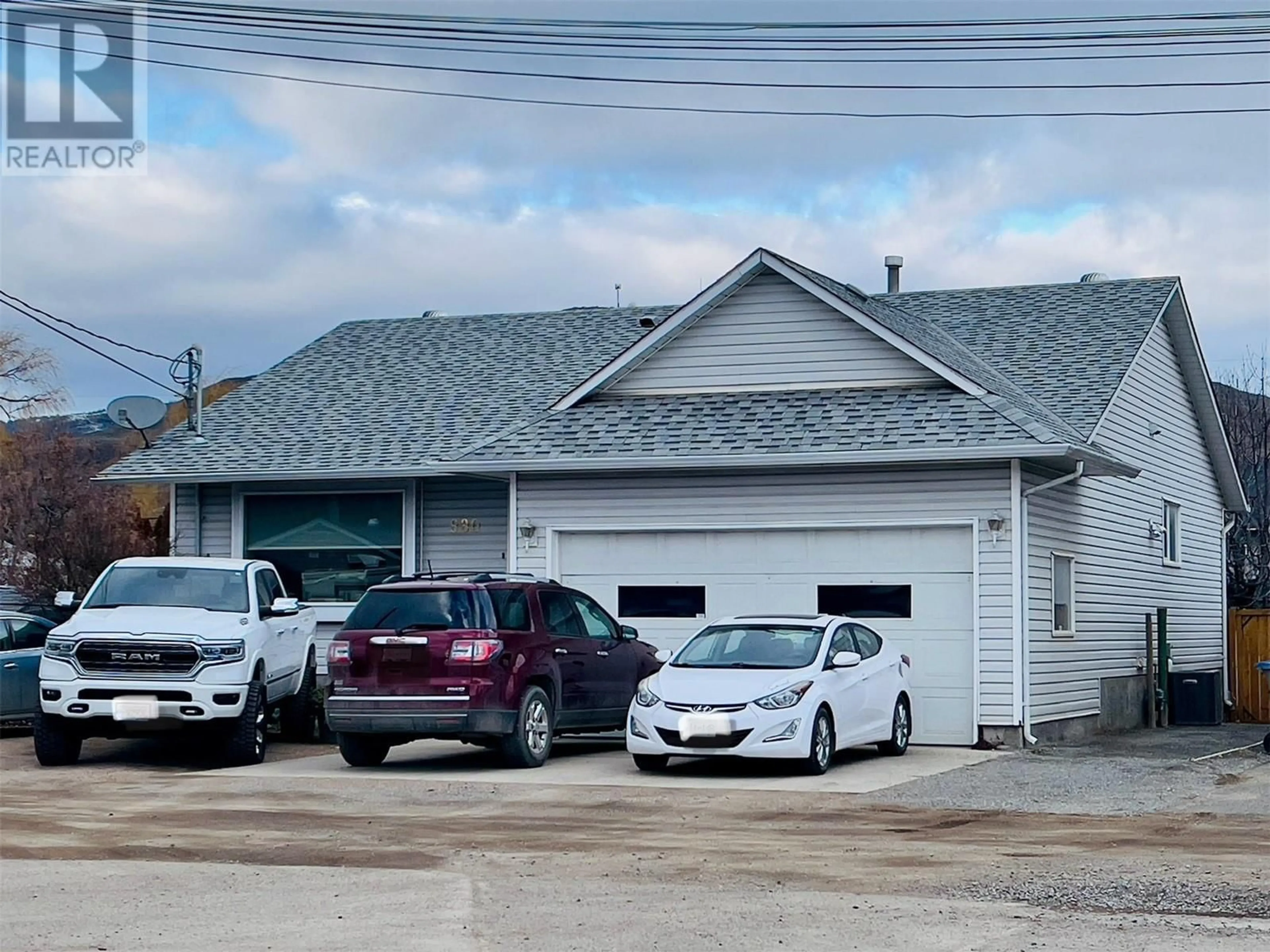 Indoor garage for 880 CAROLINE Street, Kamloops British Columbia V2B5N1