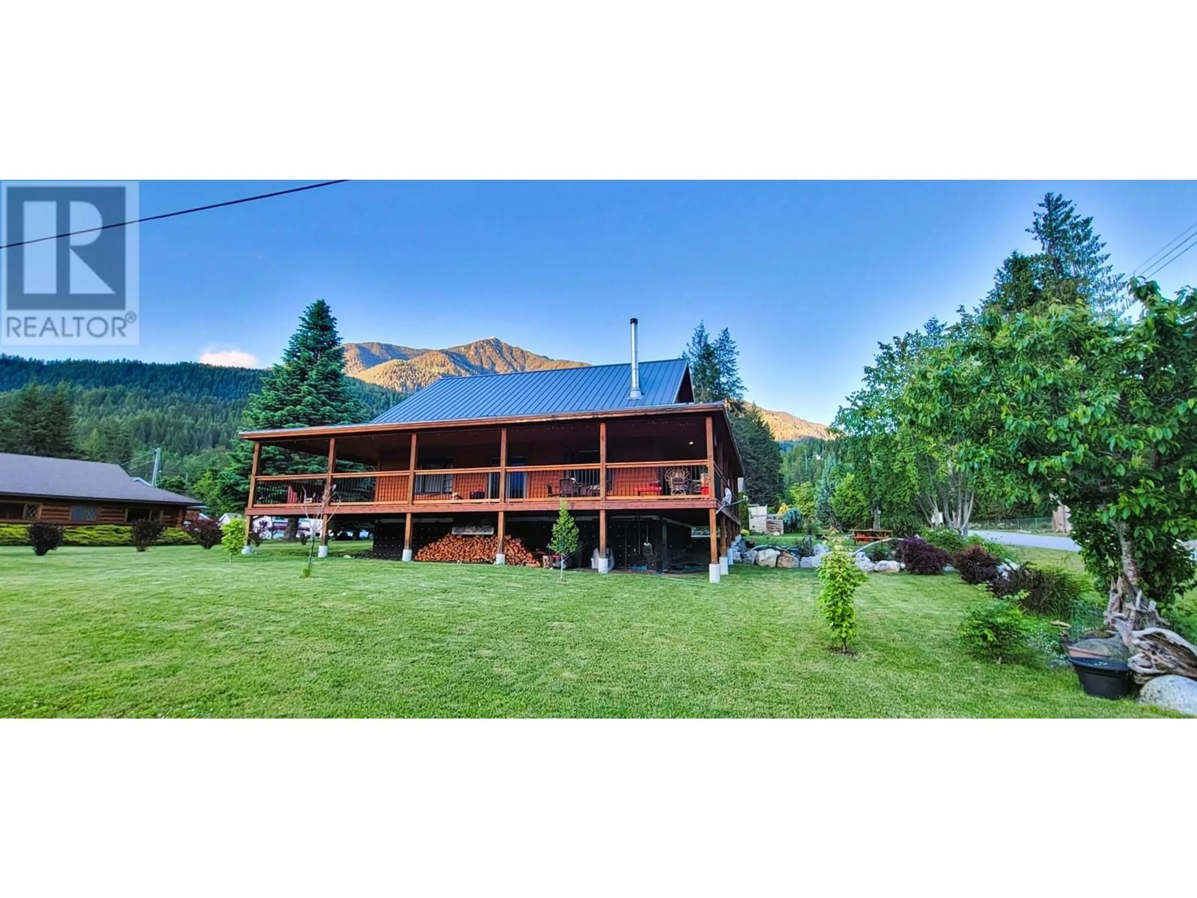 A pic from outside/outdoor area/front of a property/back of a property/a pic from drone, mountain view for 502 TURNER STREET, Silverton British Columbia V0G1S0