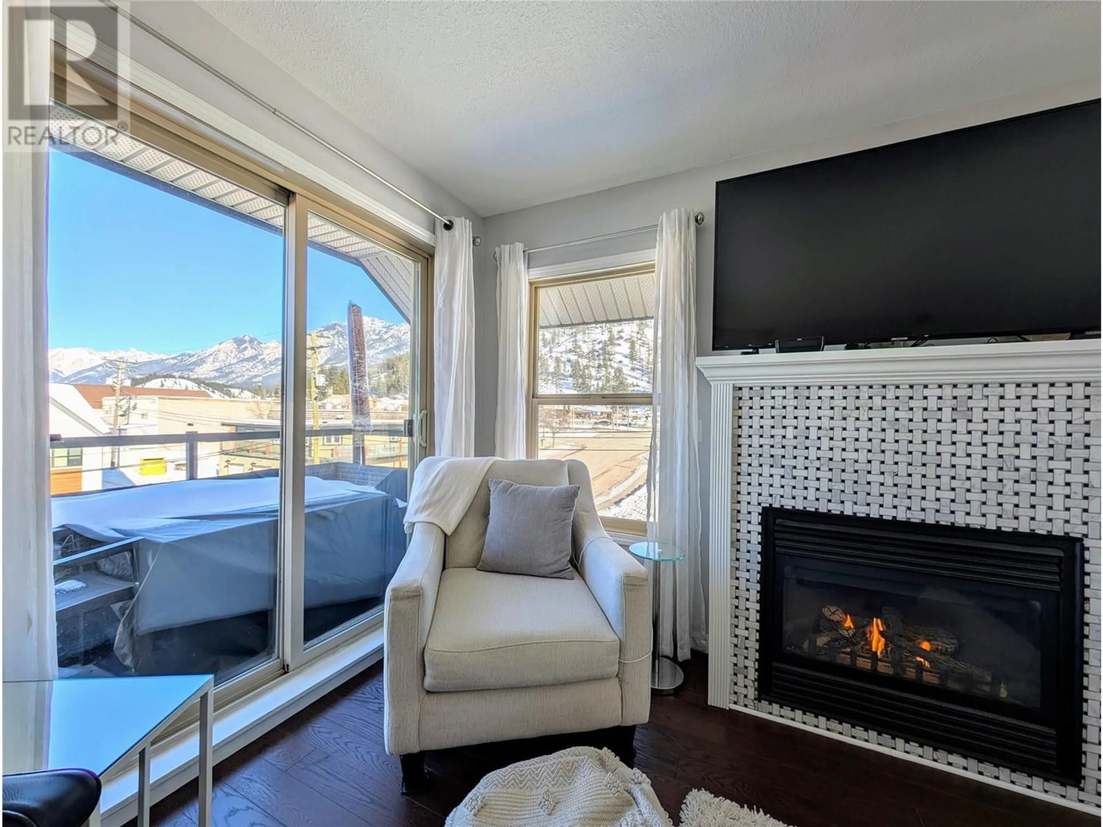 Living room with furniture, unknown for 401 - 4884 STANLEY STREET, Radium Hot Springs British Columbia V0A1M0