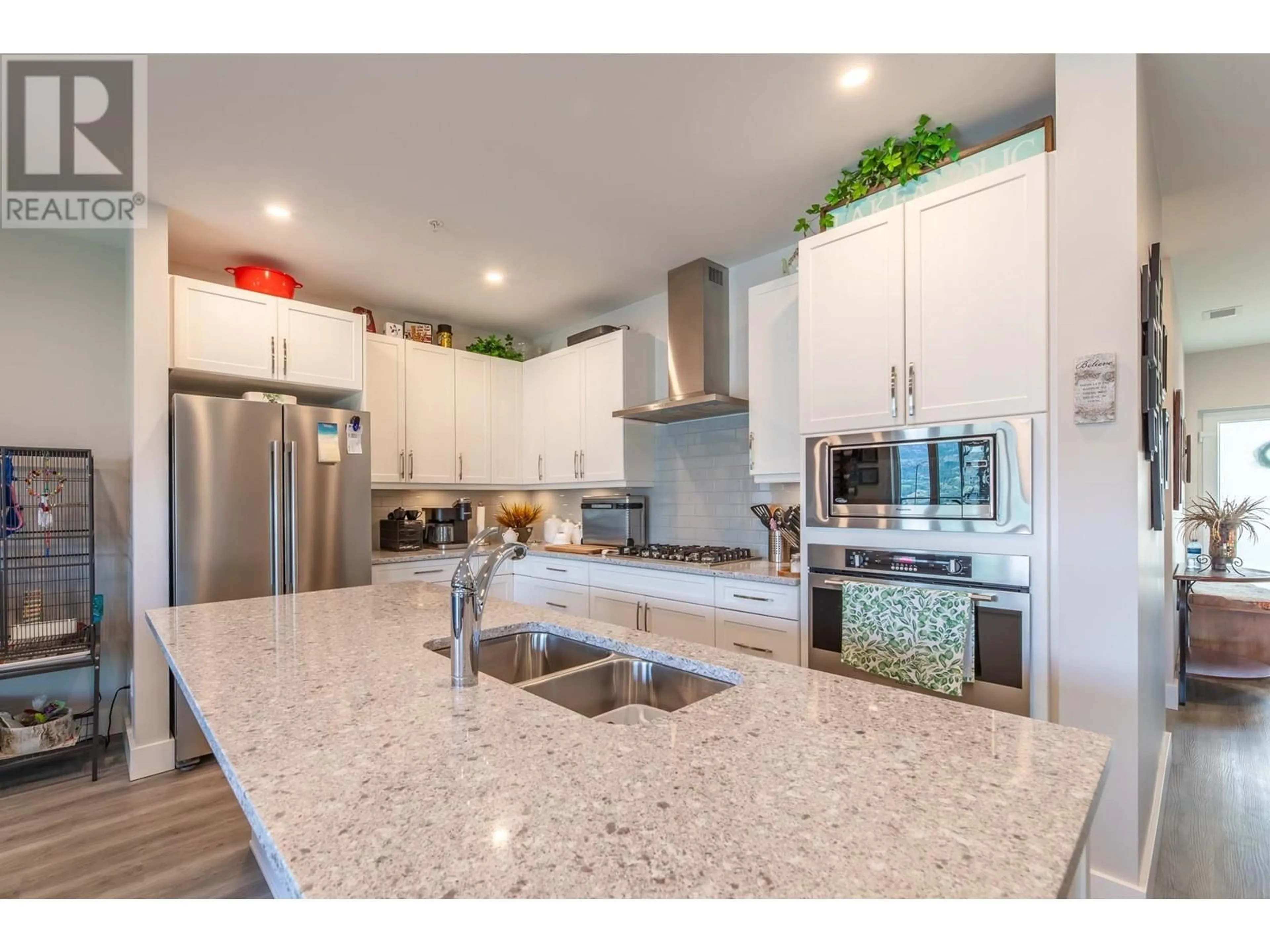 Open concept kitchen, ceramic/tile floor for 822 - 800 VISTA PARK, Penticton British Columbia V2A0B2