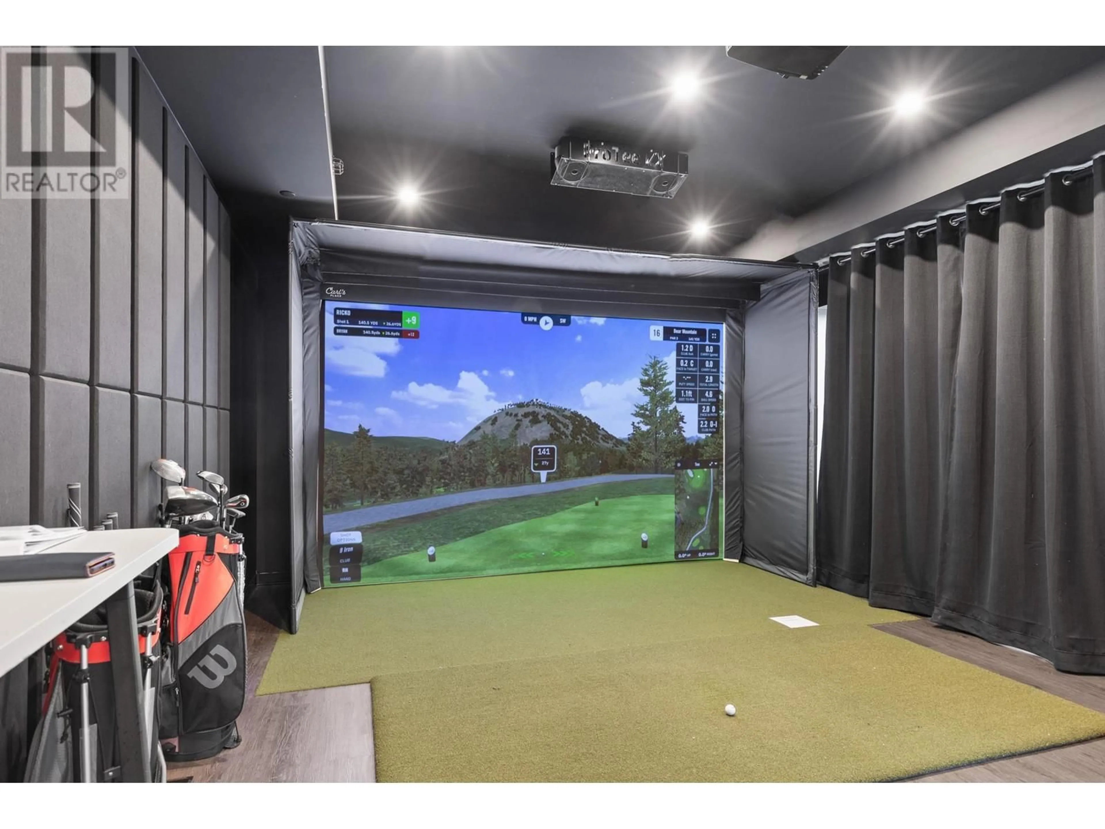Indoor garage for 342 - 1274 DEVONSHIRE AVENUE, Kelowna British Columbia V1Y6B7