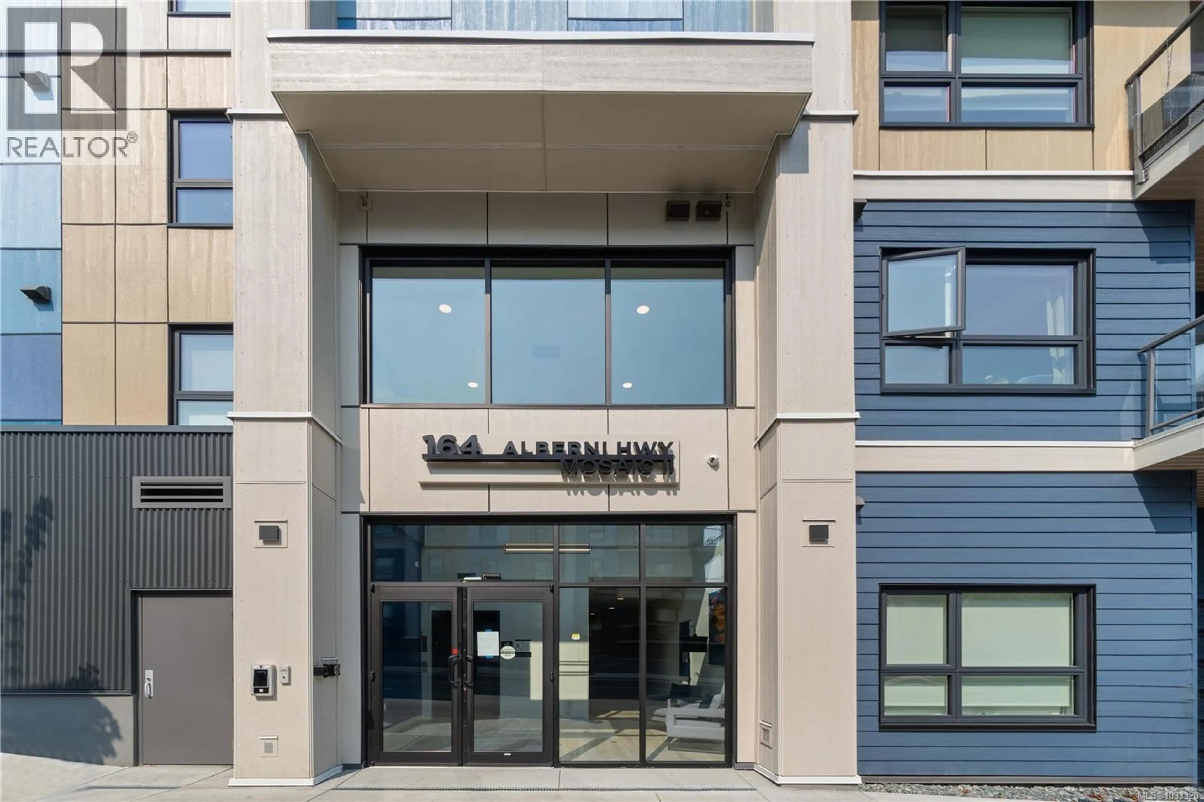 Indoor foyer for 302 - 164 ALBERNI HIGHWAY, Parksville British Columbia V9P1L9