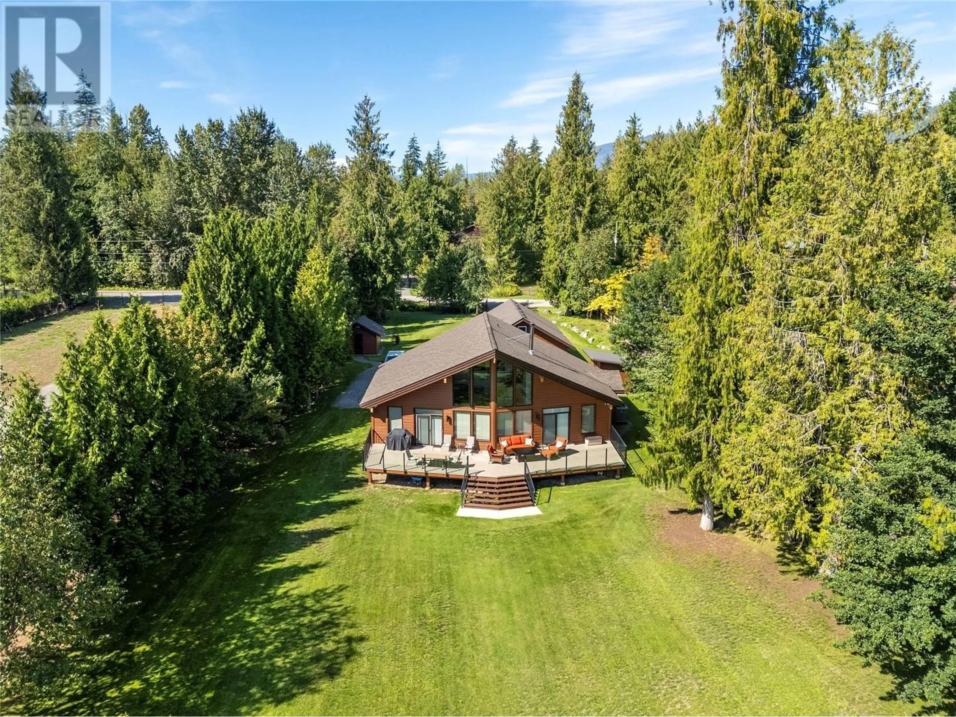 A pic from outside/outdoor area/front of a property/back of a property/a pic from drone, forest/trees view for 2520 WELCH PLACE, Magna Bay British Columbia V0E1M7