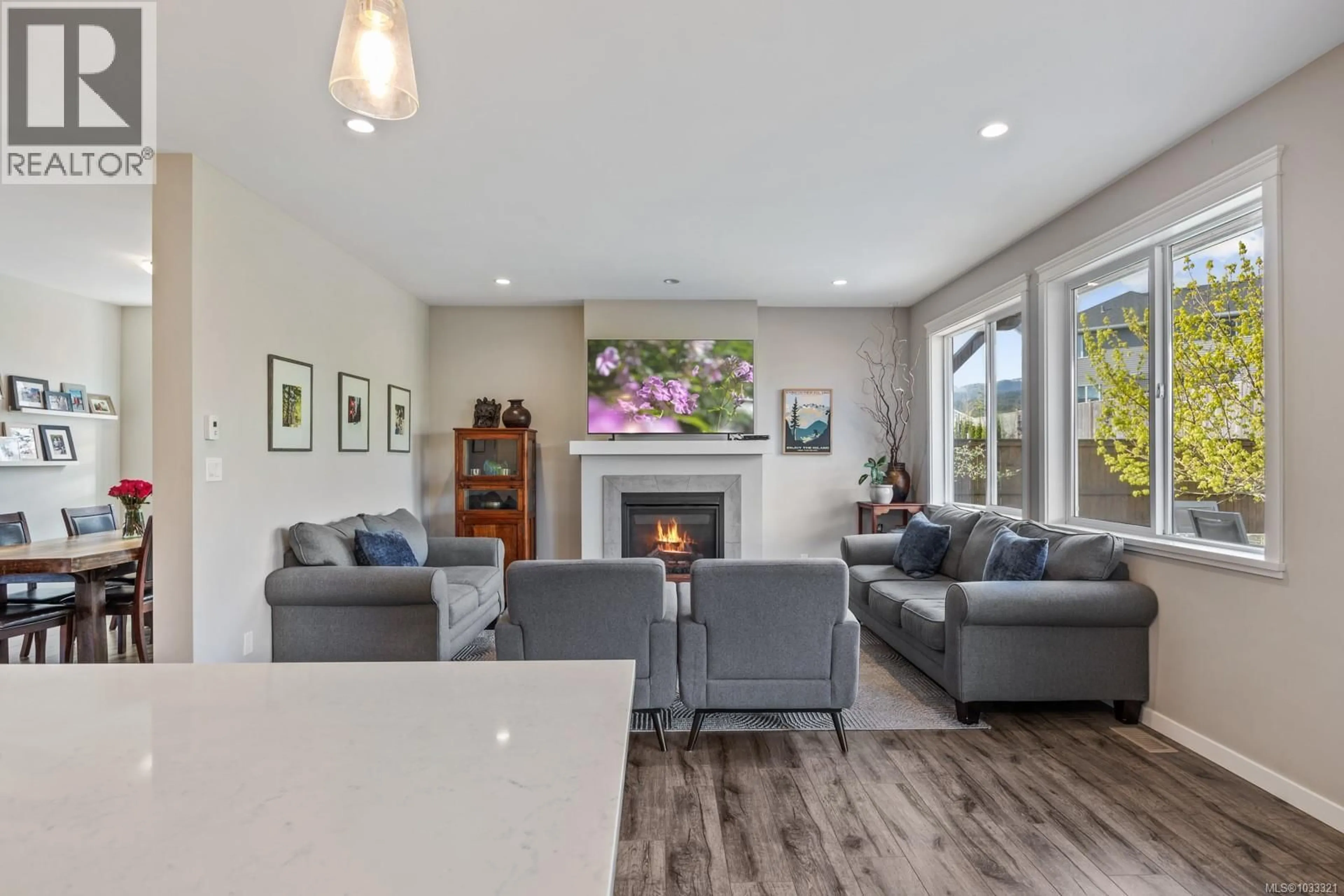 Living room with furniture, unknown for 3349 BOLTON STREET, Cumberland British Columbia V0R1S0