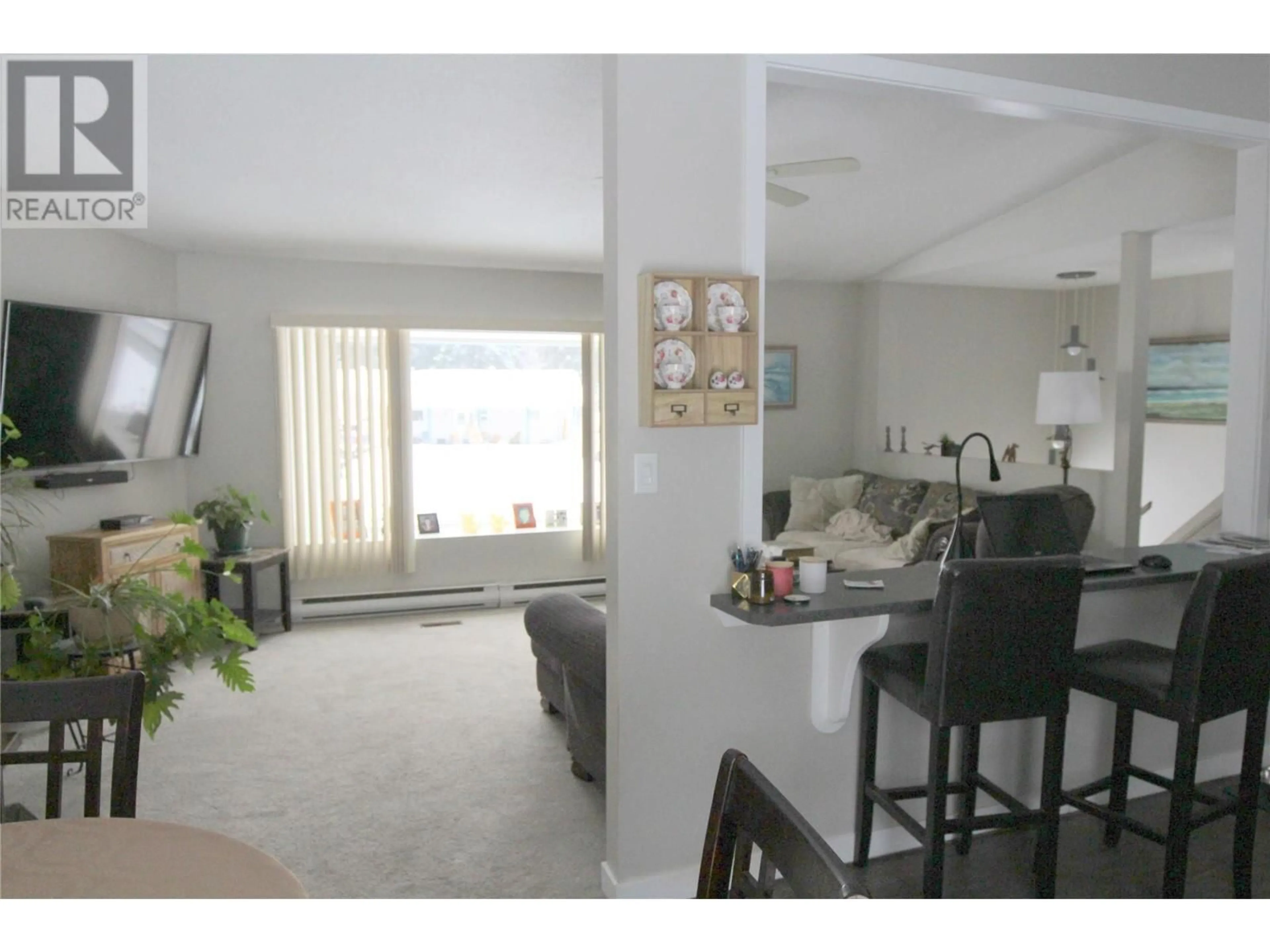 Living room with furniture, unknown for 323 WYNDHAVEN DRIVE, Clearwater British Columbia V0E1N1