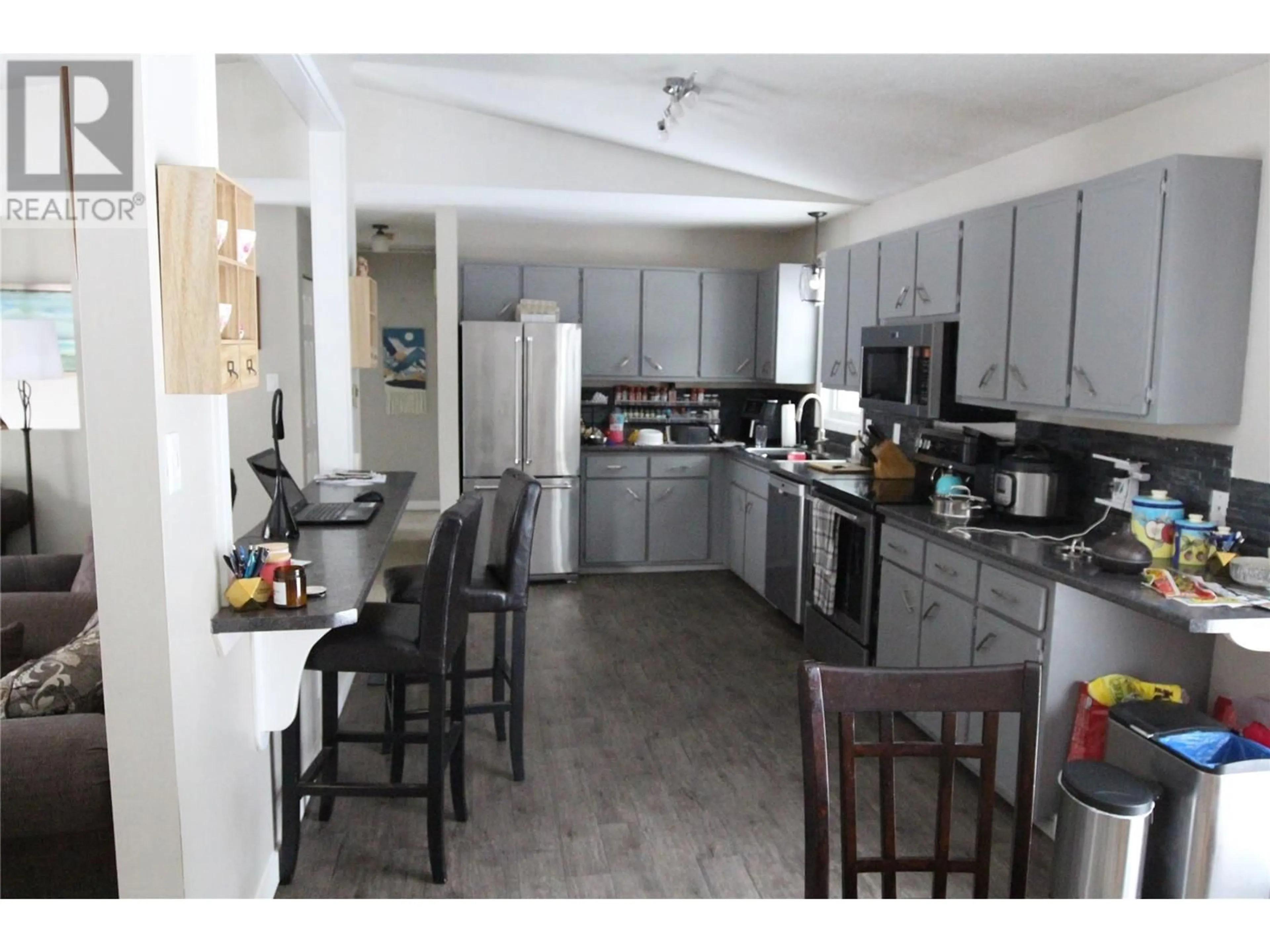 Open concept kitchen, unknown for 323 WYNDHAVEN Drive, Clearwater British Columbia V0E1N1