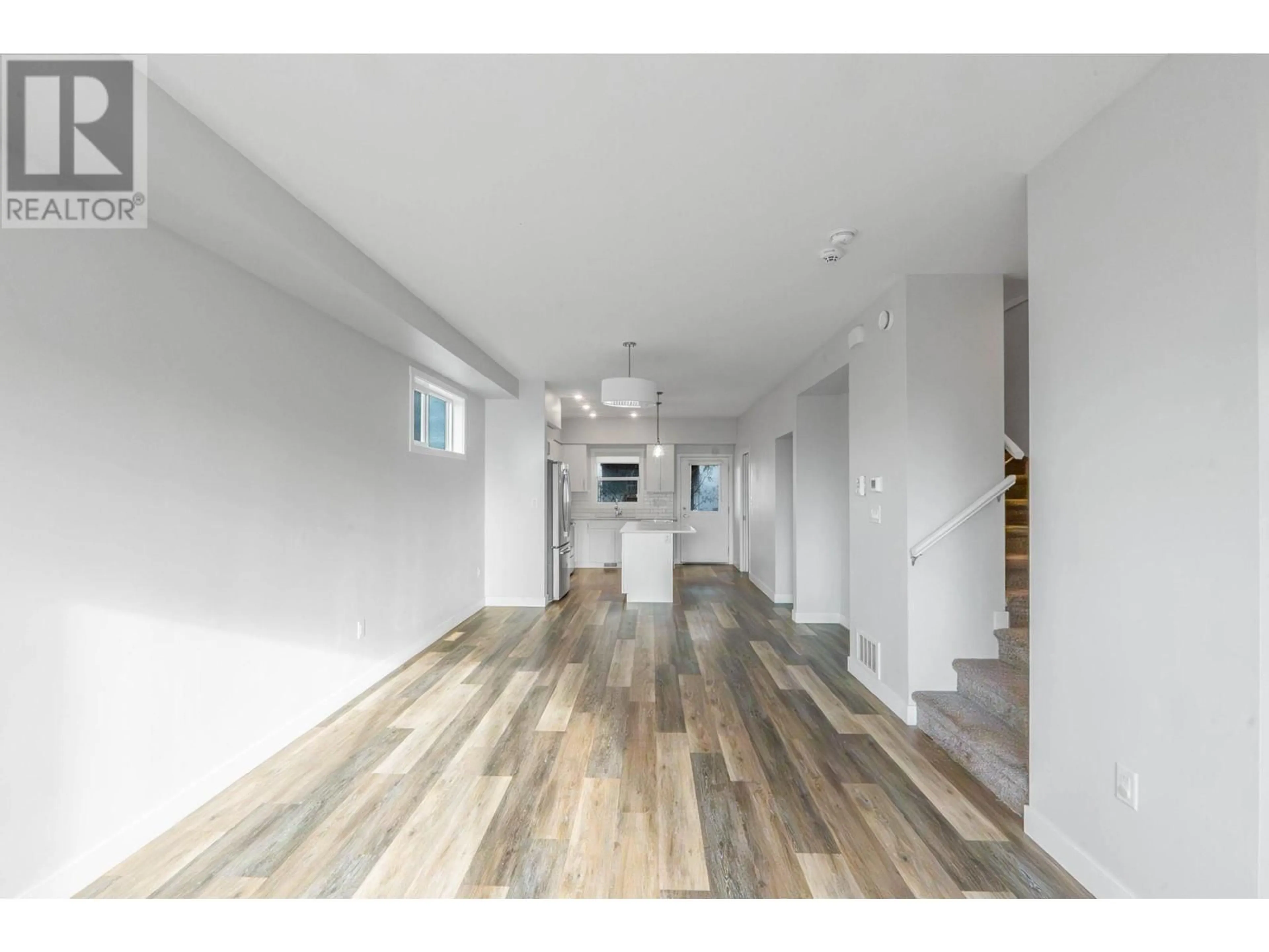 Indoor foyer for 175 COSSAR Avenue Unit# 102, Penticton British Columbia V2A2V3