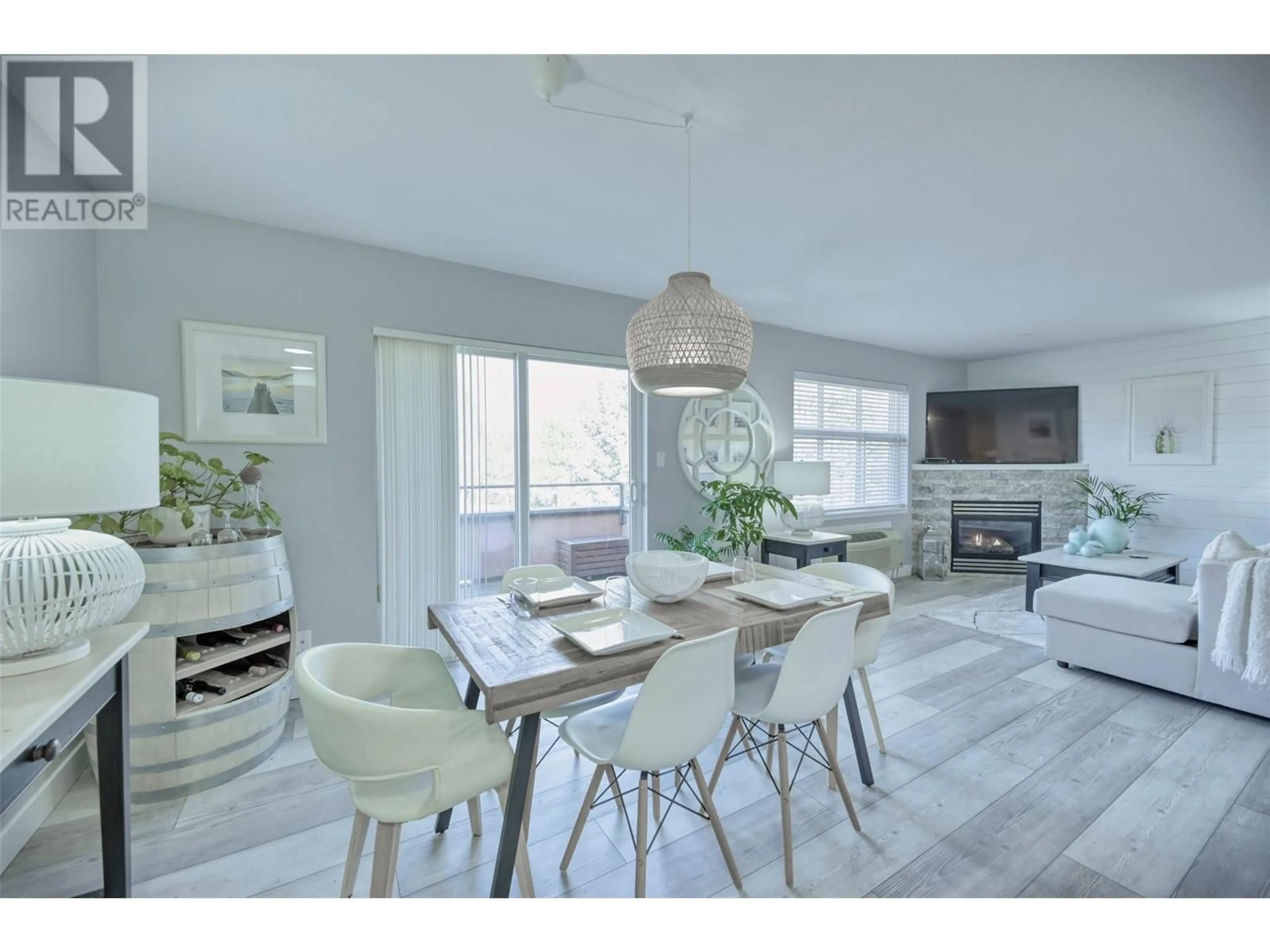 Open concept kitchen, wood/laminate floor for 3 - 7600 COTTONWOOD DRIVE, Osoyoos British Columbia V0H1V3