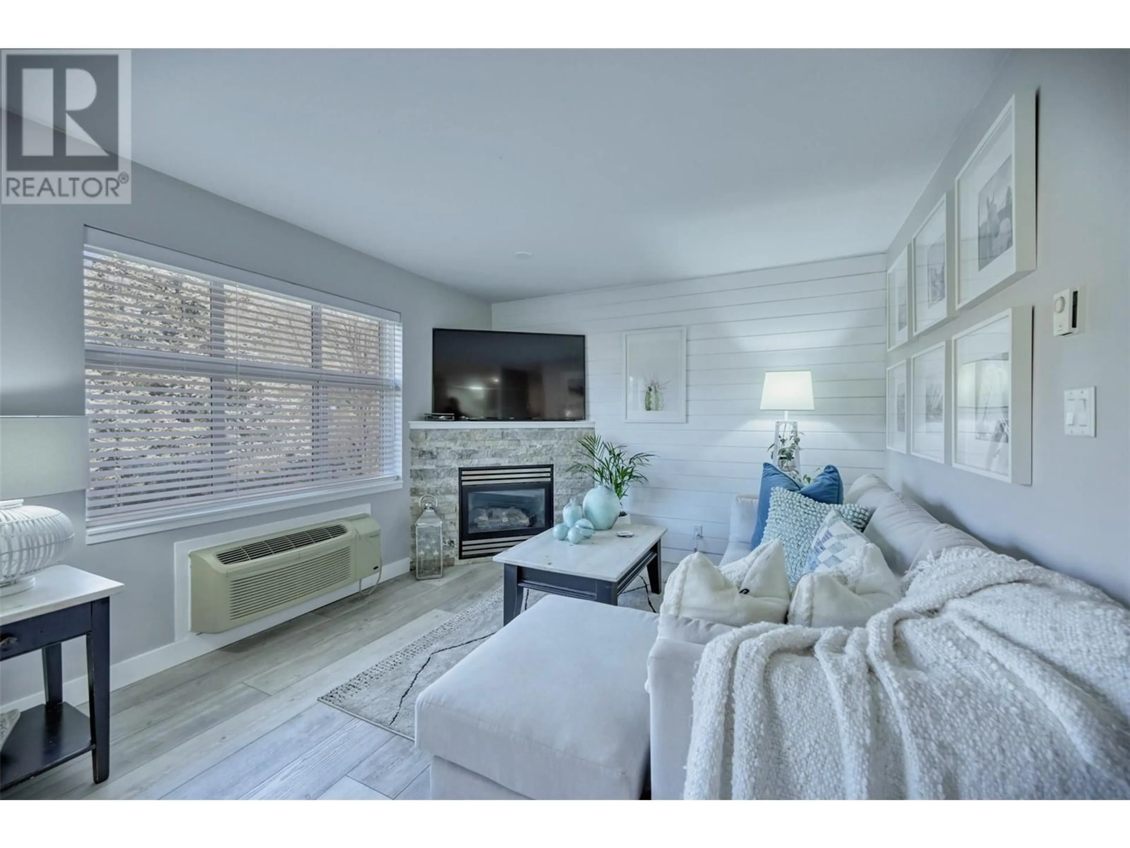 Living room with furniture, unknown for 3 - 7600 COTTONWOOD DRIVE, Osoyoos British Columbia V0H1V3