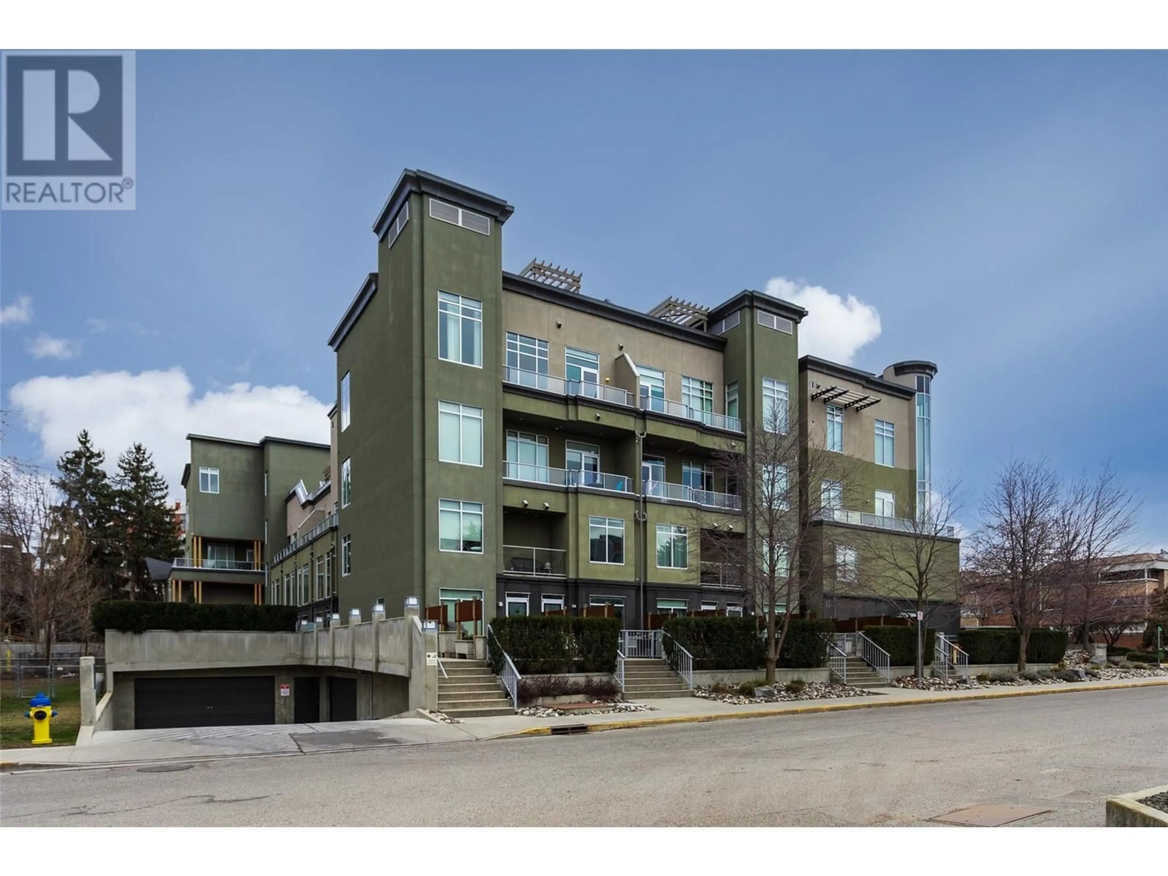 Patio, building for 1495 Graham Street Unit# 401, Kelowna British Columbia V1Y3B2