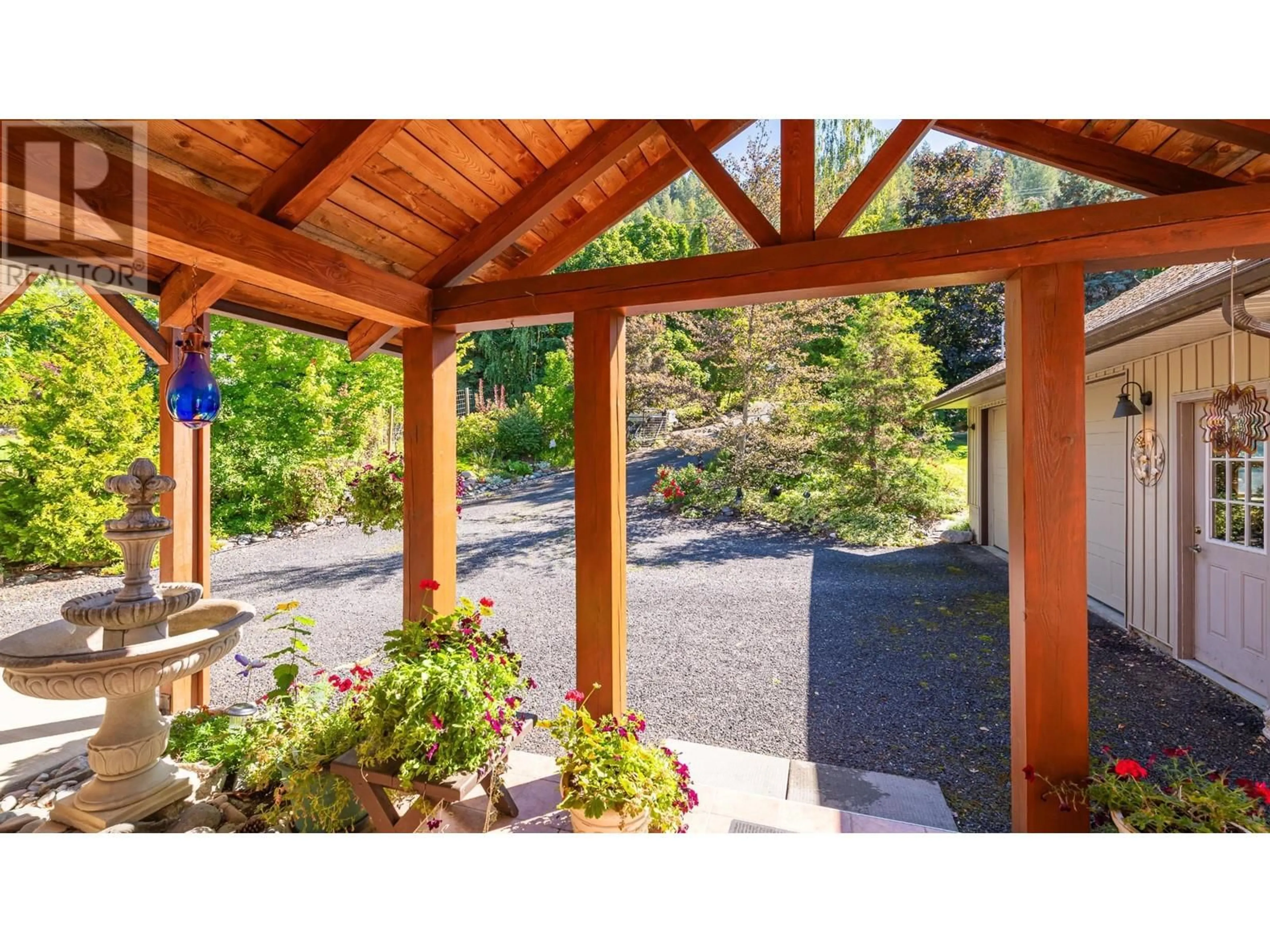 Patio, unknown for 4365 HIGHWAY 3A HIGHWAY, Wynndel British Columbia V0B1N1