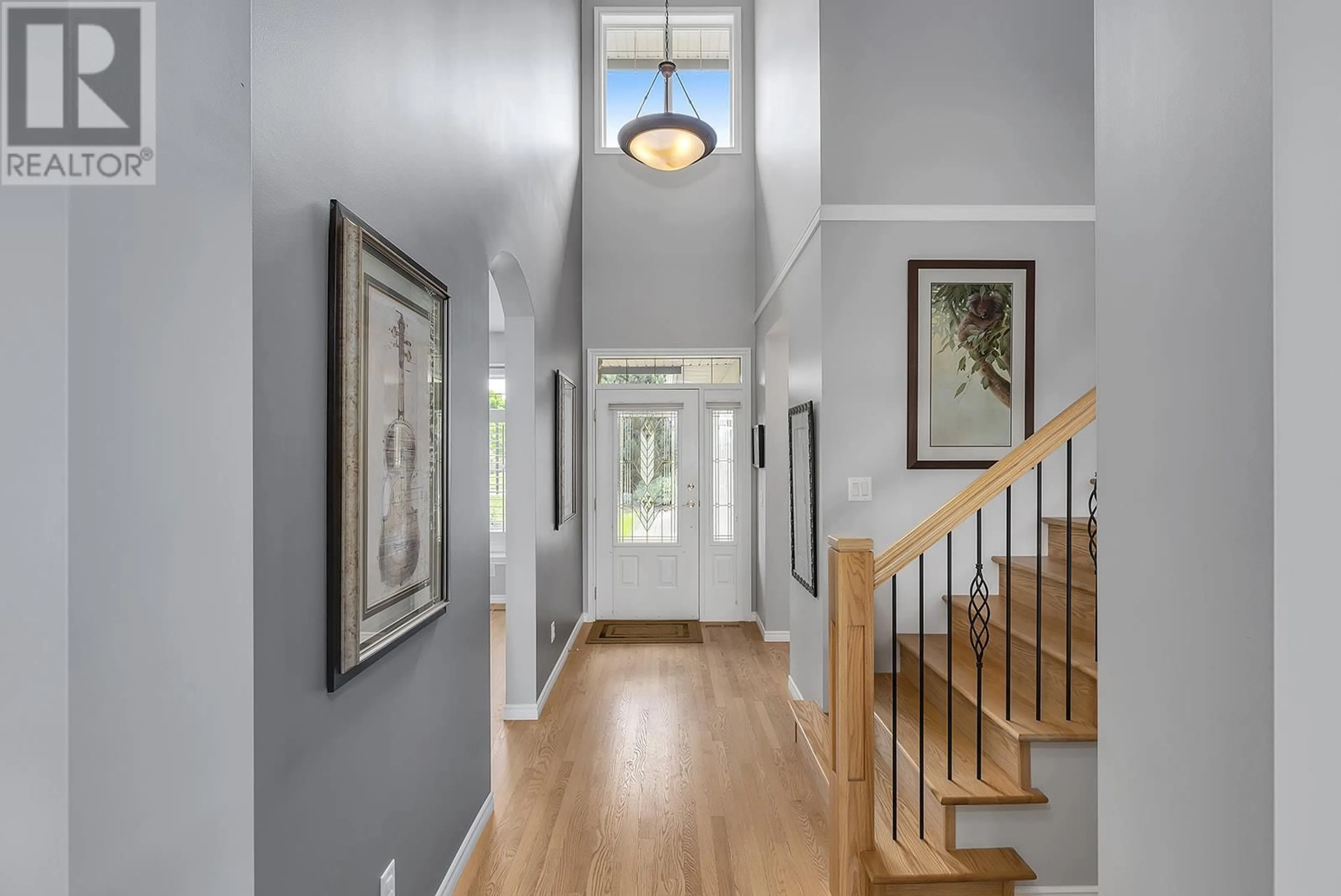 Indoor entryway for 14 - 3800 GALLAGHERS PINNACLE WAY, Kelowna British Columbia V1Y3Z8