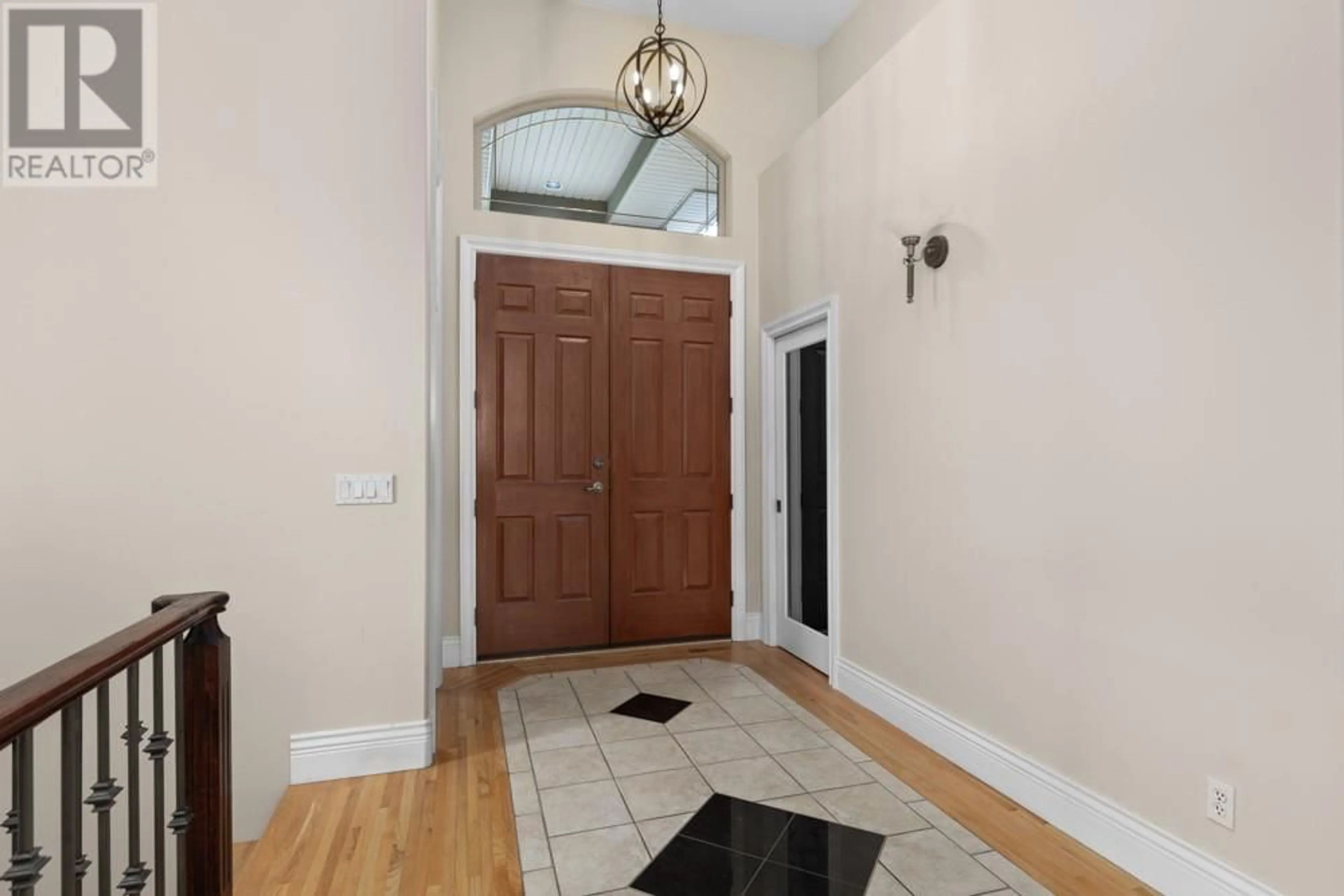 Indoor entryway for 2184 Capistrano Crescent, Kelowna British Columbia V1V2A3