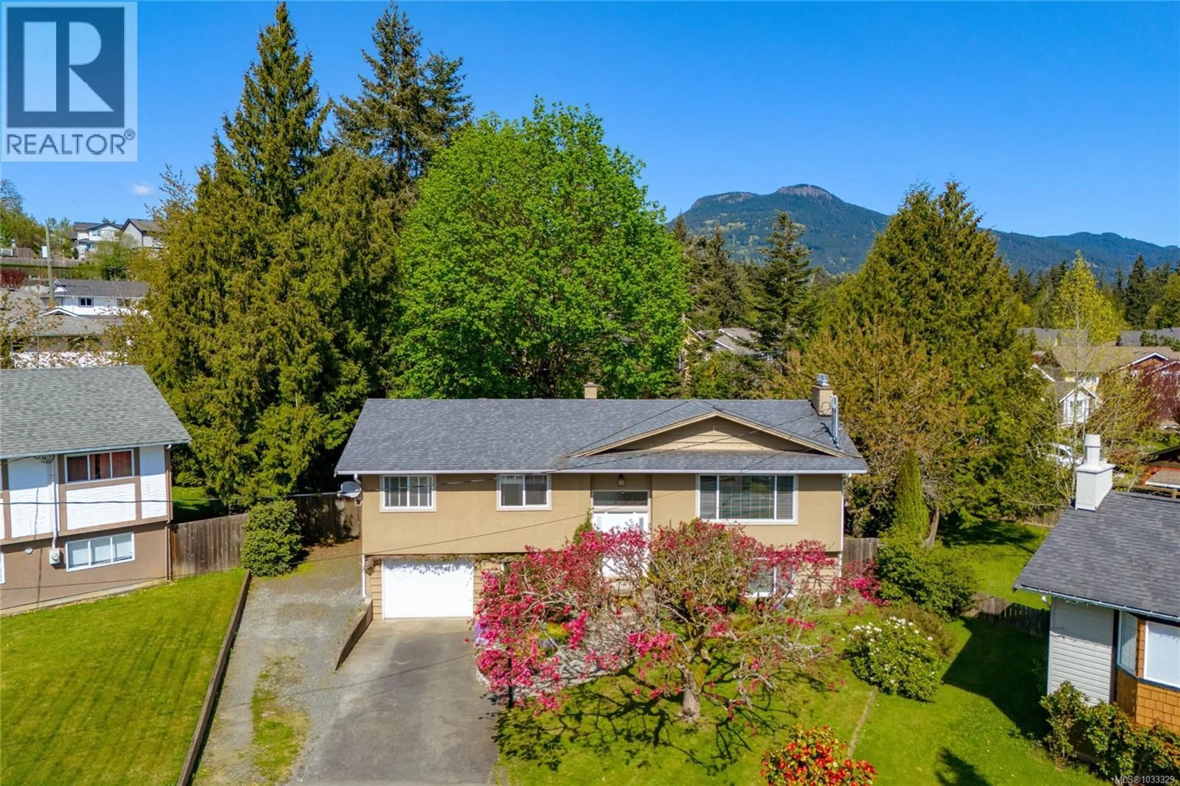A pic from outside/outdoor area/front of a property/back of a property/a pic from drone, unknown for 3141 HIGHFIELD ROAD, Duncan British Columbia V9L4A6