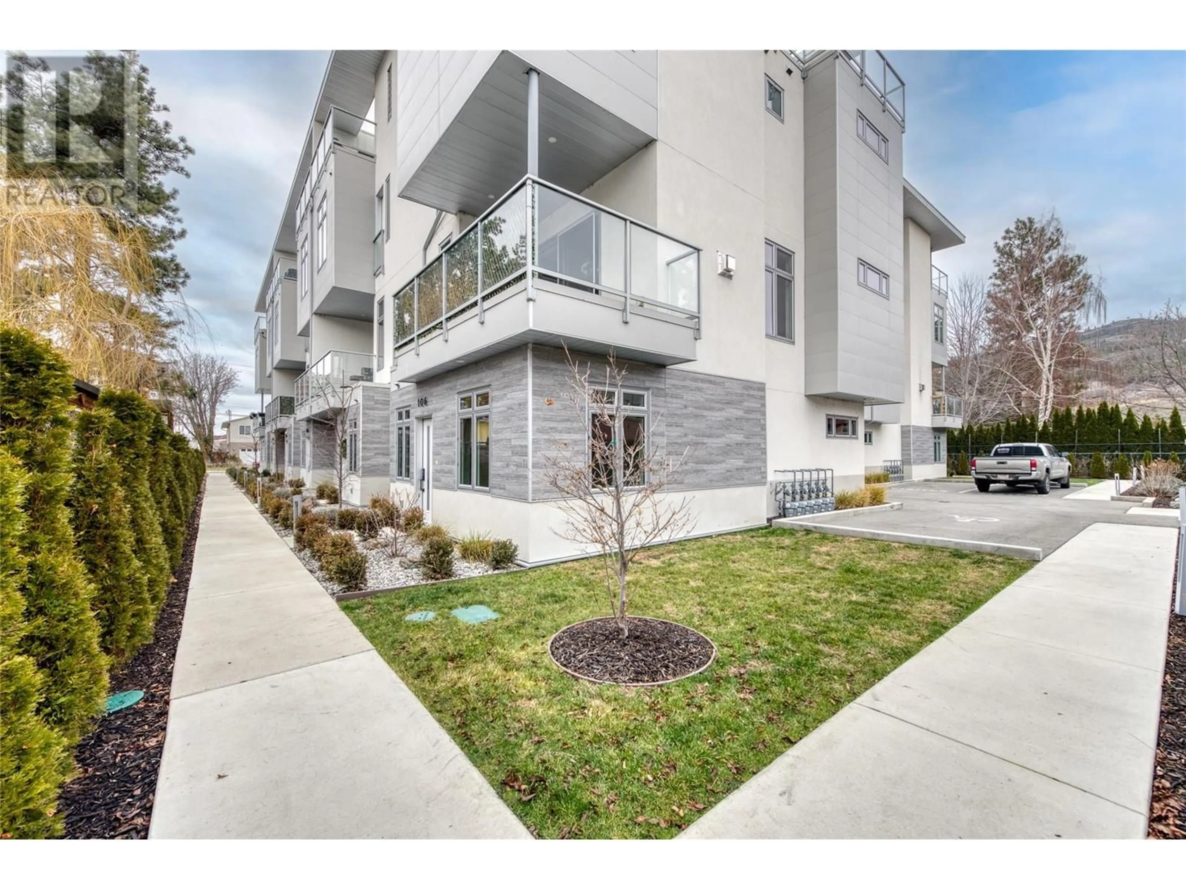 Patio, street for 106 - 222 LEE AVENUE, Penticton British Columbia V2A3V8