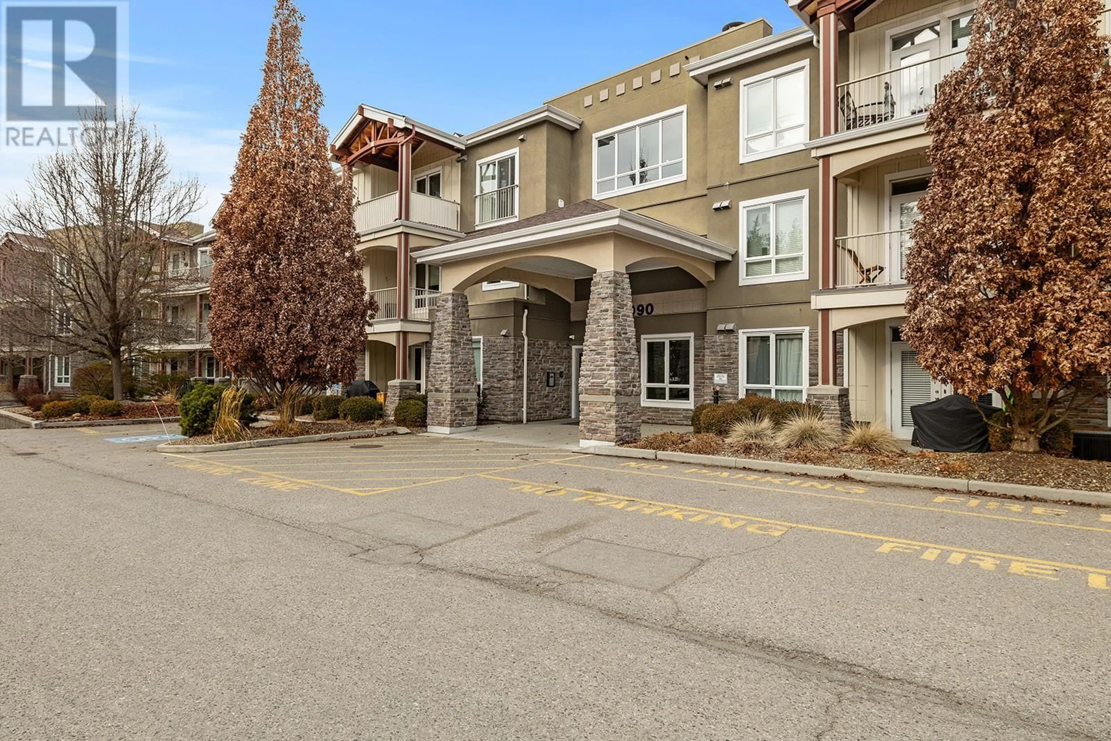 Patio, mountain view for 1990 Upper Sundance Drive Unit# 3312, West Kelowna British Columbia V4T3E7