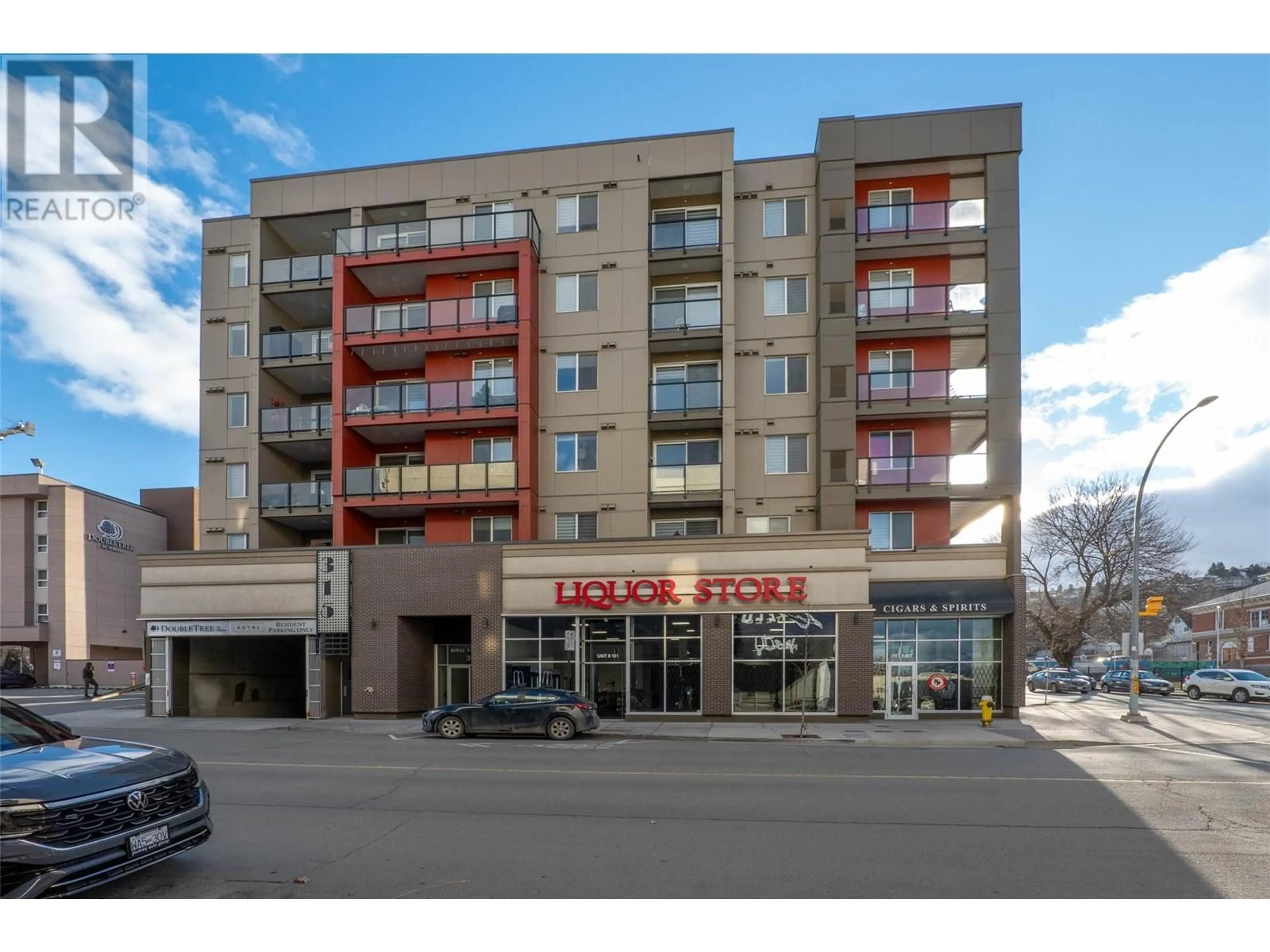 Indoor foyer for 301/309 ST PAUL STREET, Kamloops British Columbia V2C2J5