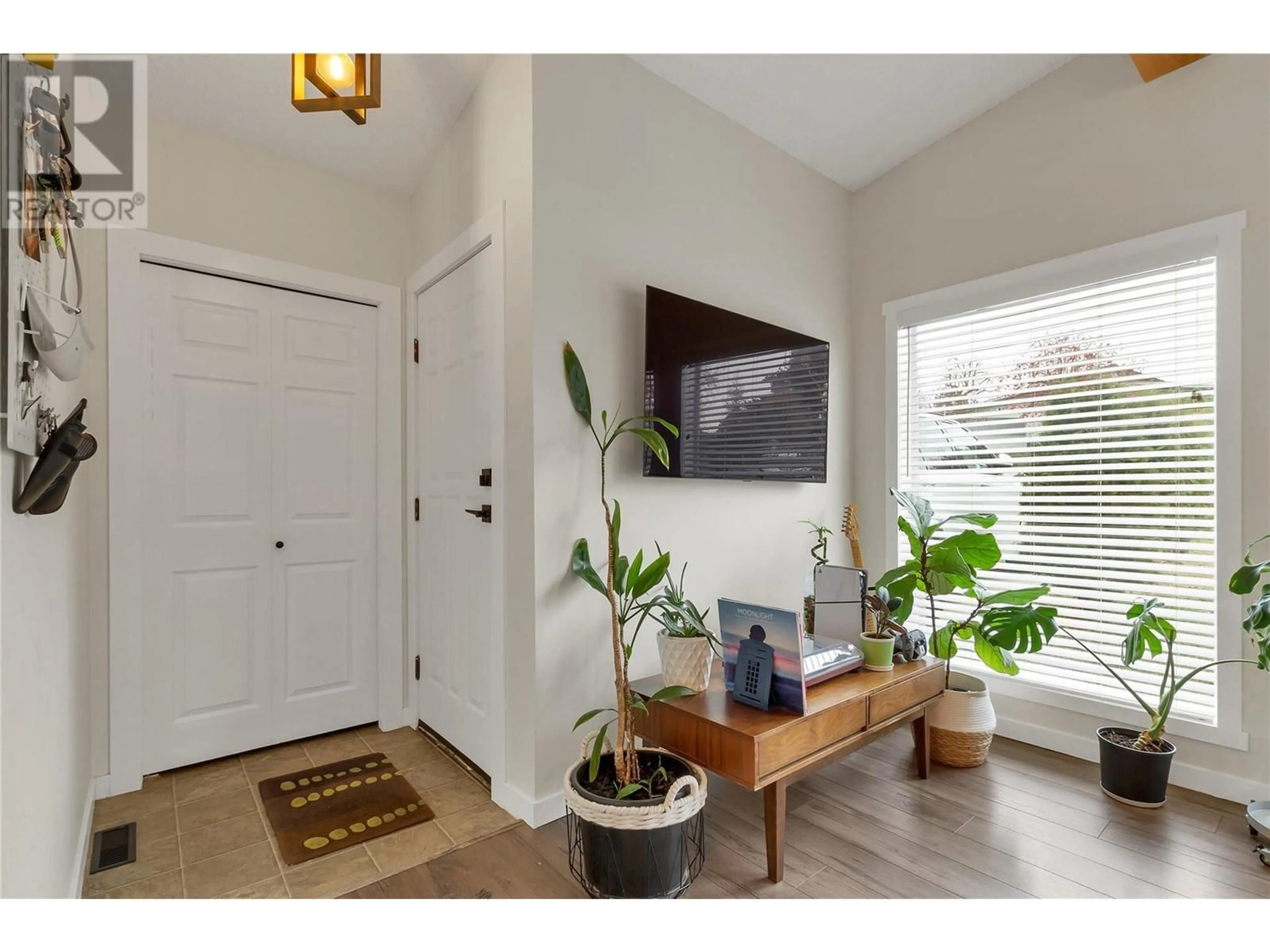 Indoor entryway for 3605 Commonage Crescent, Vernon British Columbia V1T8M4