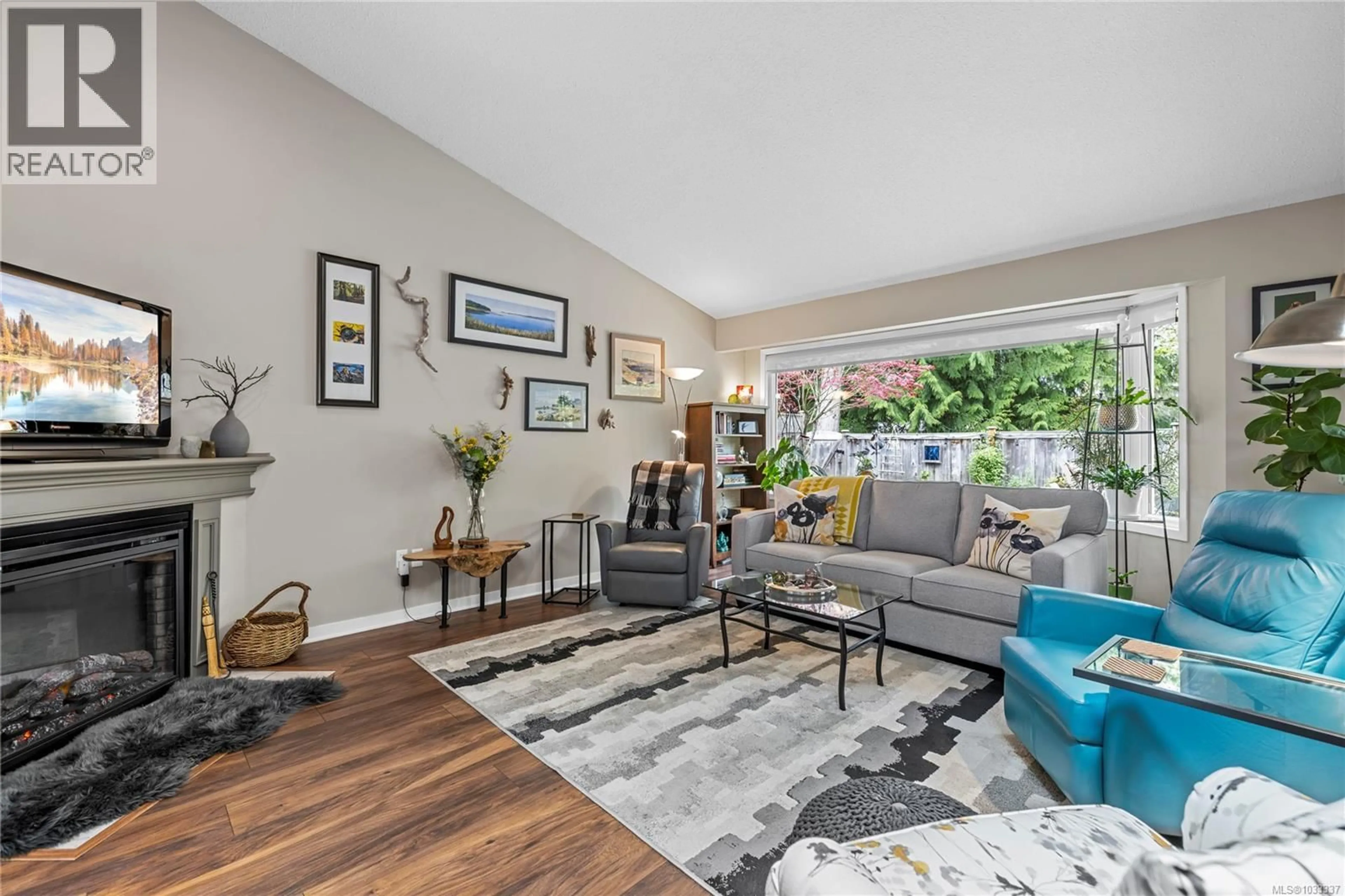 Living room with furniture, unknown for 21 - 885 BERWICK ROAD, Qualicum Beach British Columbia V9K1N7