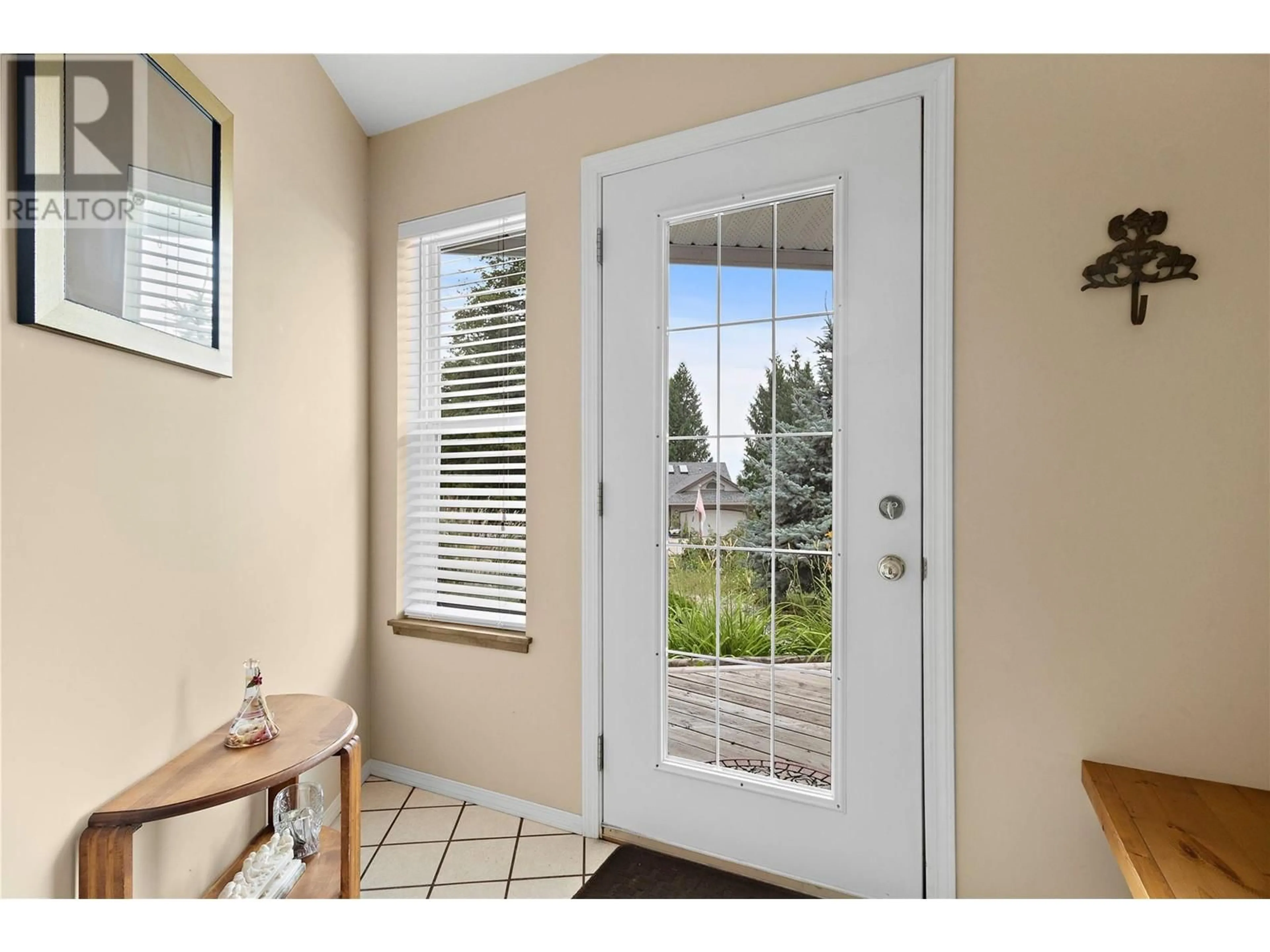 Indoor entryway for 2856 HILLTOP ROAD, Blind Bay British Columbia V0E1H1