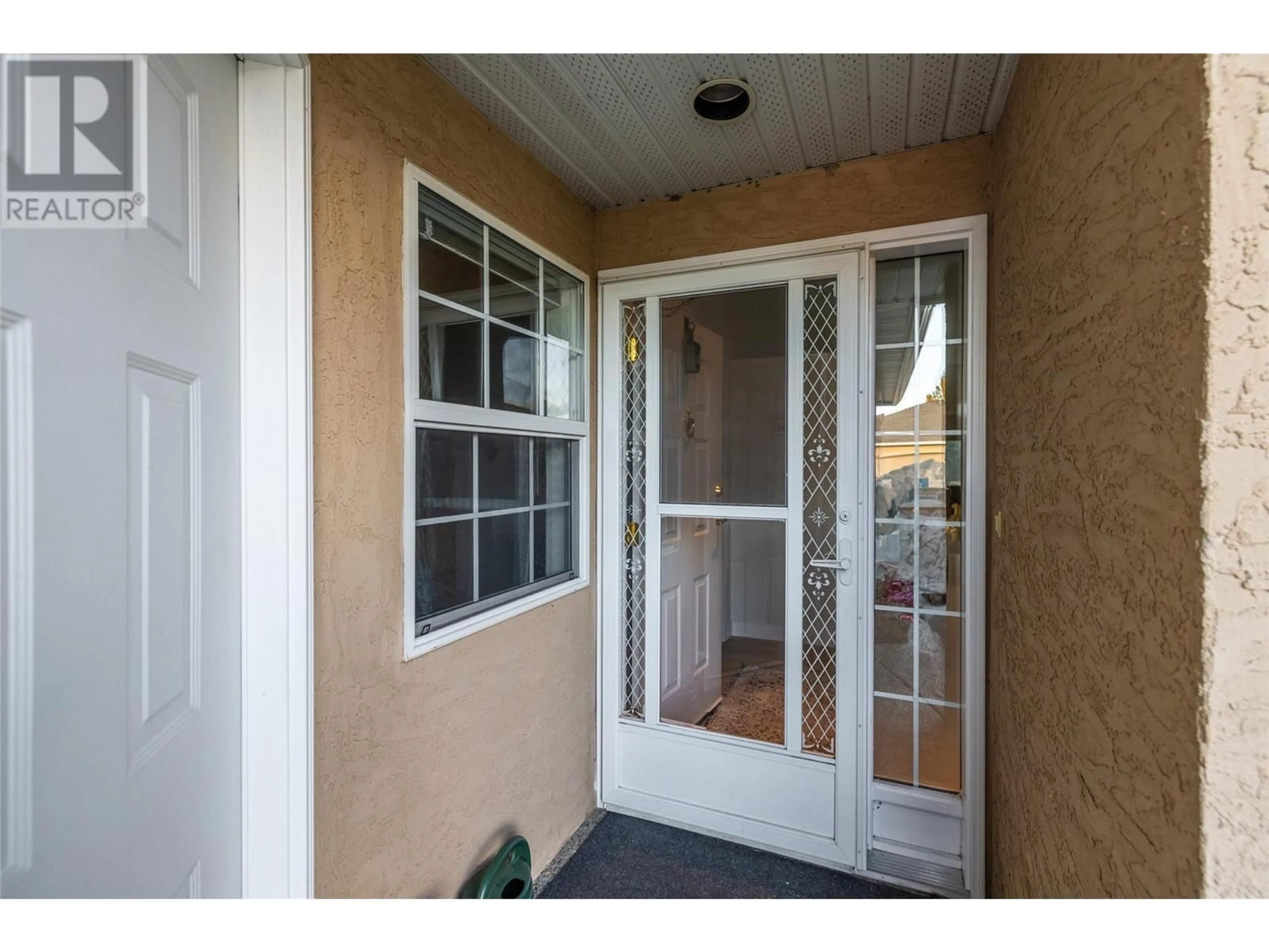 Indoor entryway for 2250 Louie Drive Unit# 32, West Kelowna British Columbia V4T2M6