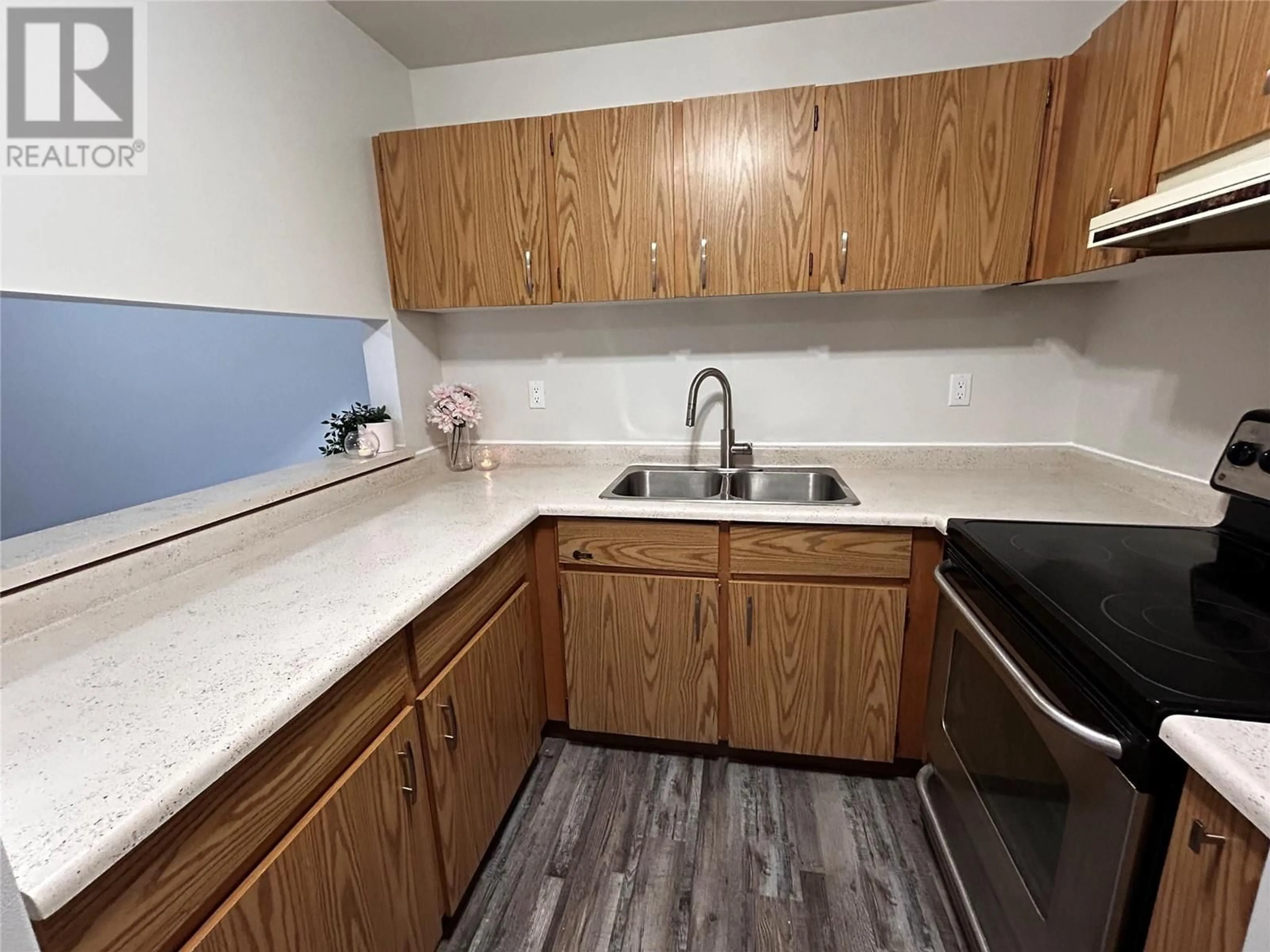 Standard kitchen, unknown for 315 - 185 CHAMBERLAIN CRESCENT, Tumbler Ridge British Columbia V0C2W0