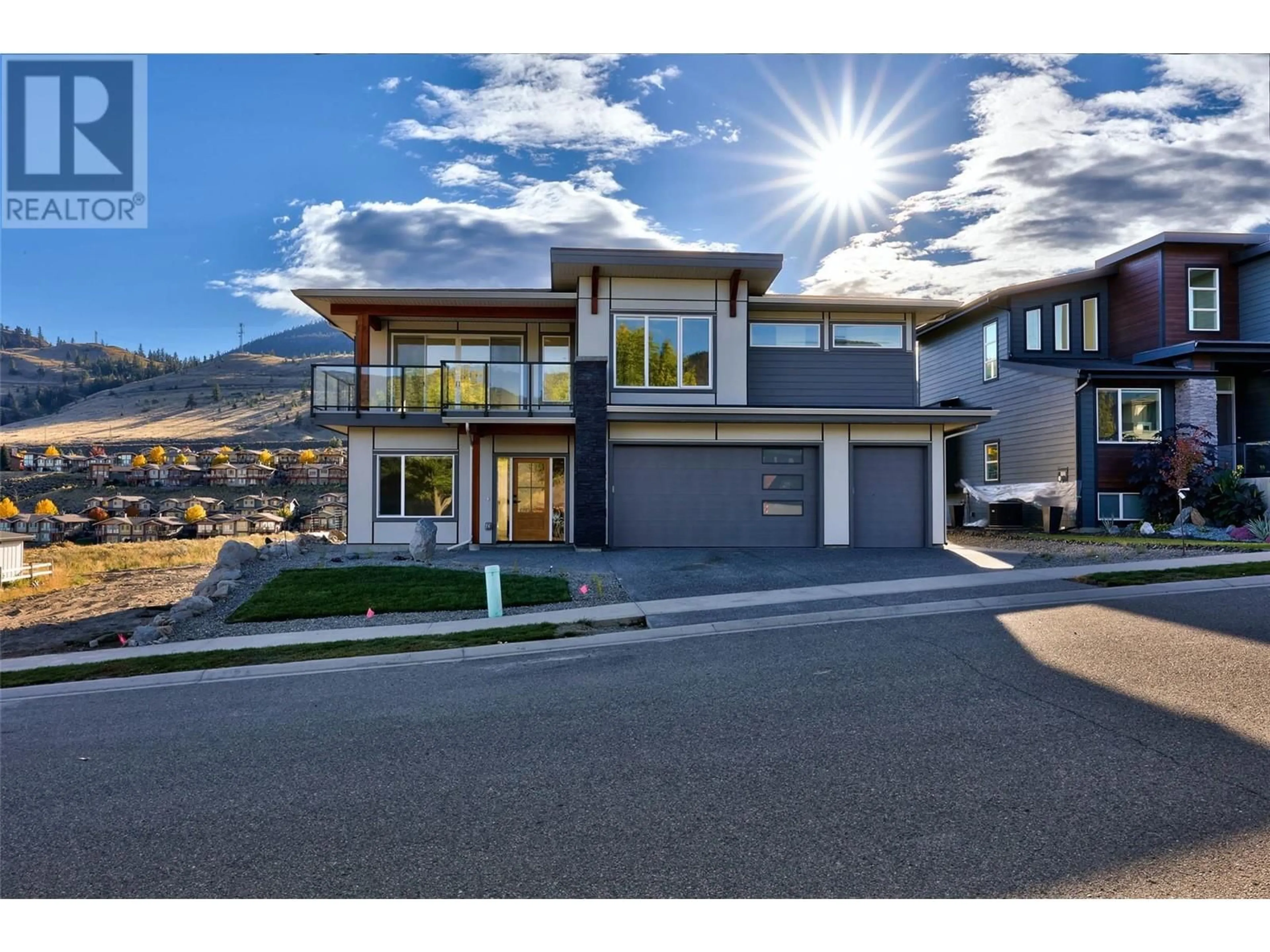 Home with vinyl exterior material, mountain view for 240 HOLLOWAY Drive, Kamloops British Columbia V2H1T7