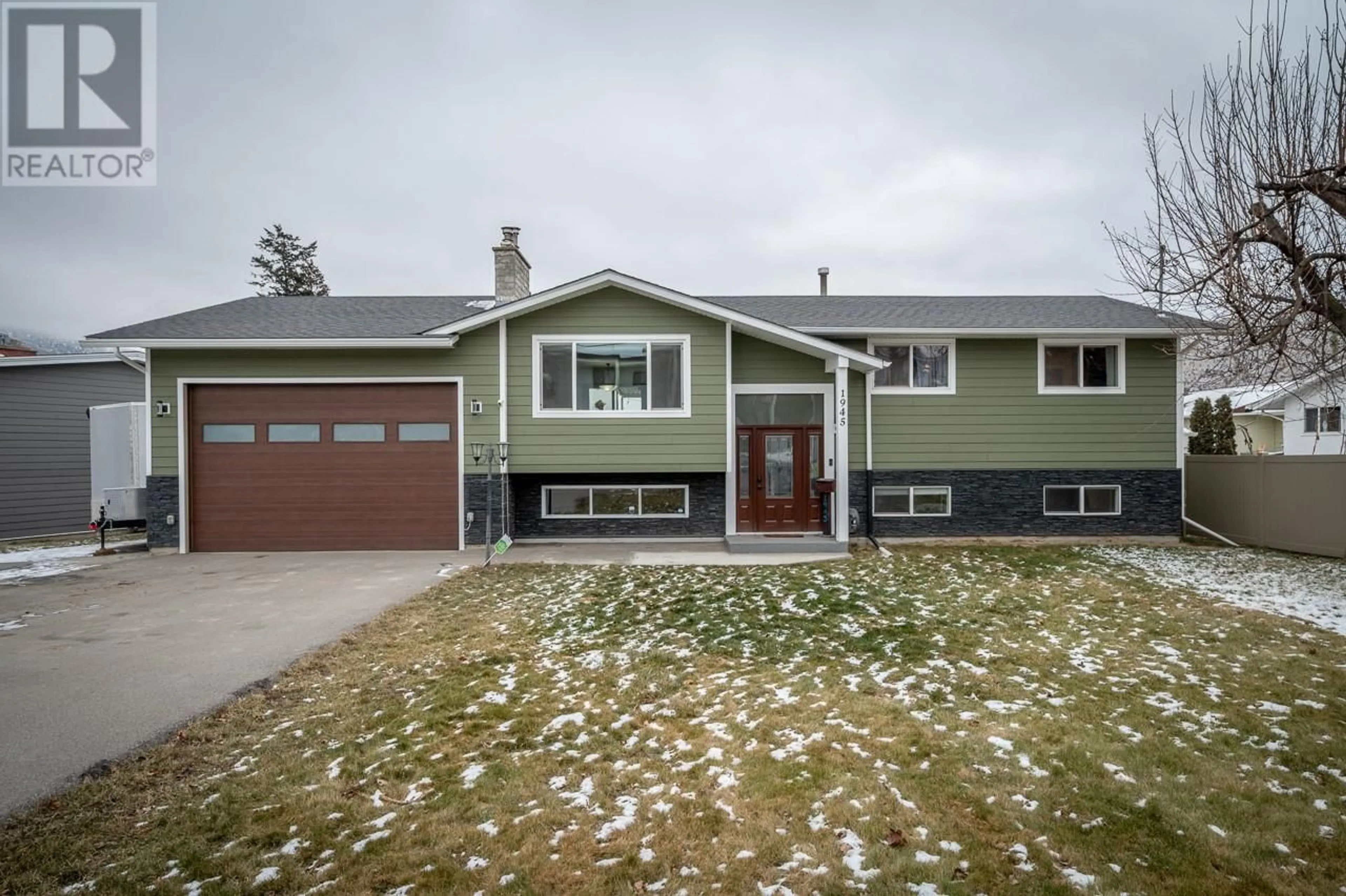 Home with vinyl exterior material, street for 1945 CURLEW Road Lot# 5, Kamloops British Columbia V2C4H6