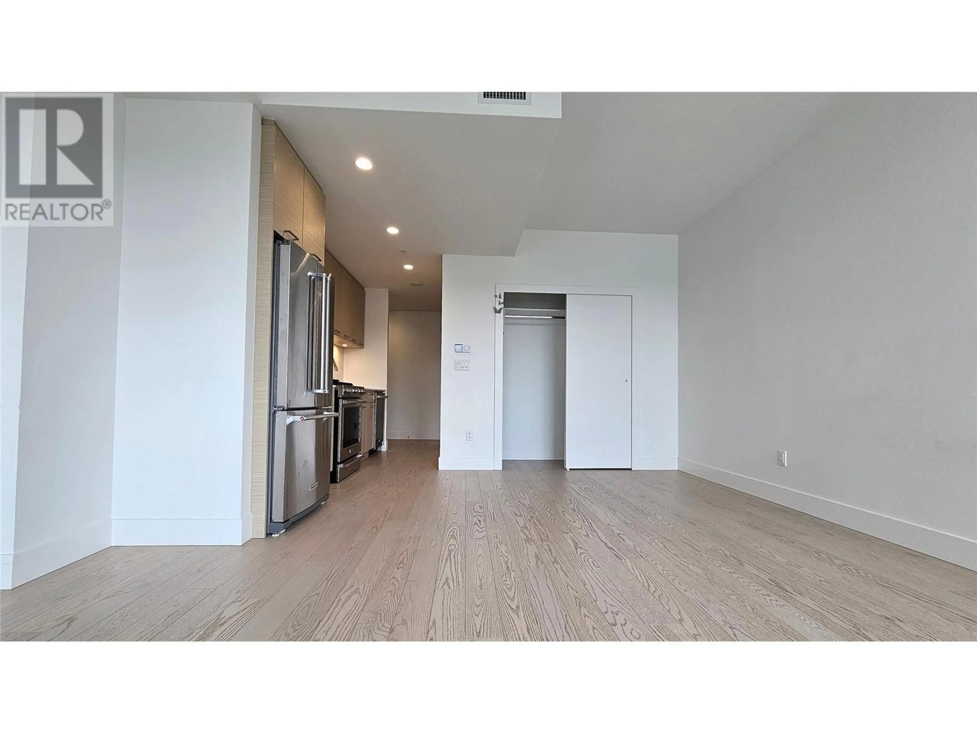 A pic of a room for 609 - 1191 SUNSET DRIVE, Kelowna British Columbia V1Y0J4