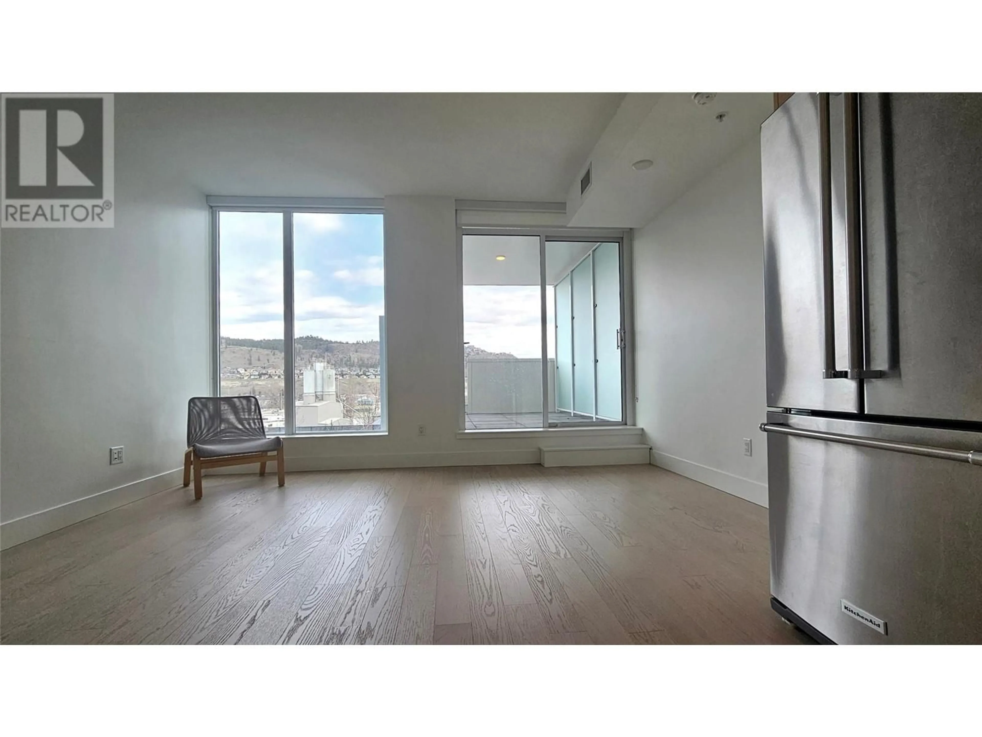 A pic of a room for 609 - 1191 SUNSET DRIVE, Kelowna British Columbia V1Y0J4