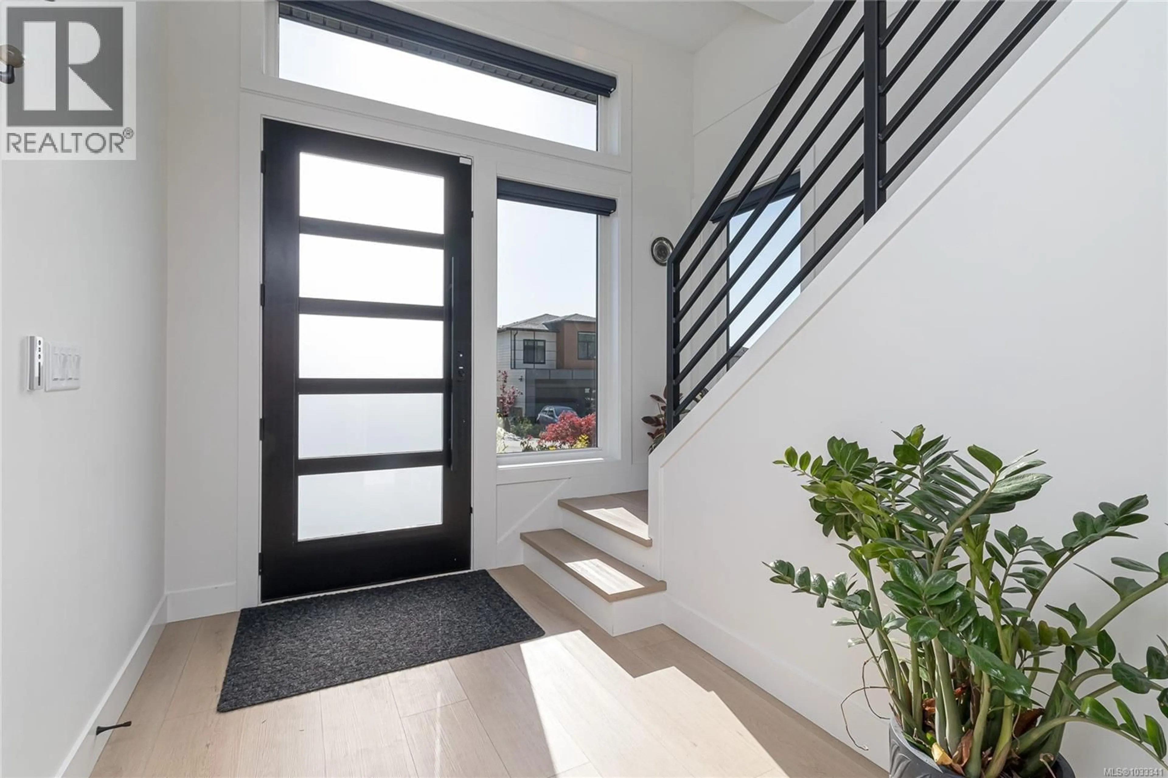 Indoor entryway for 1367 SANDSTONE LANE, Langford British Columbia V9B7A2