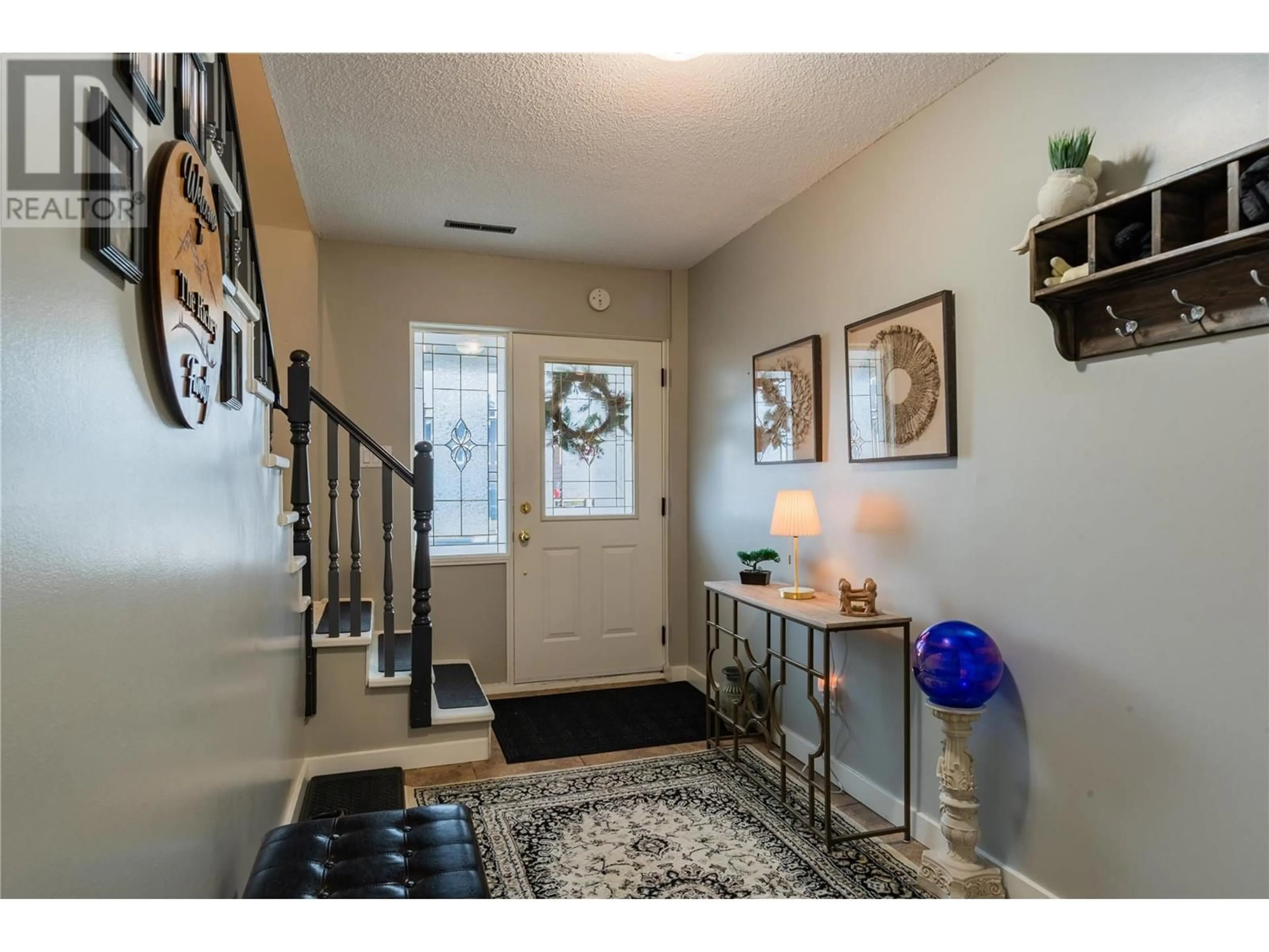 Indoor entryway for 3877 Dogwood Drive, Trail British Columbia V1R2V4